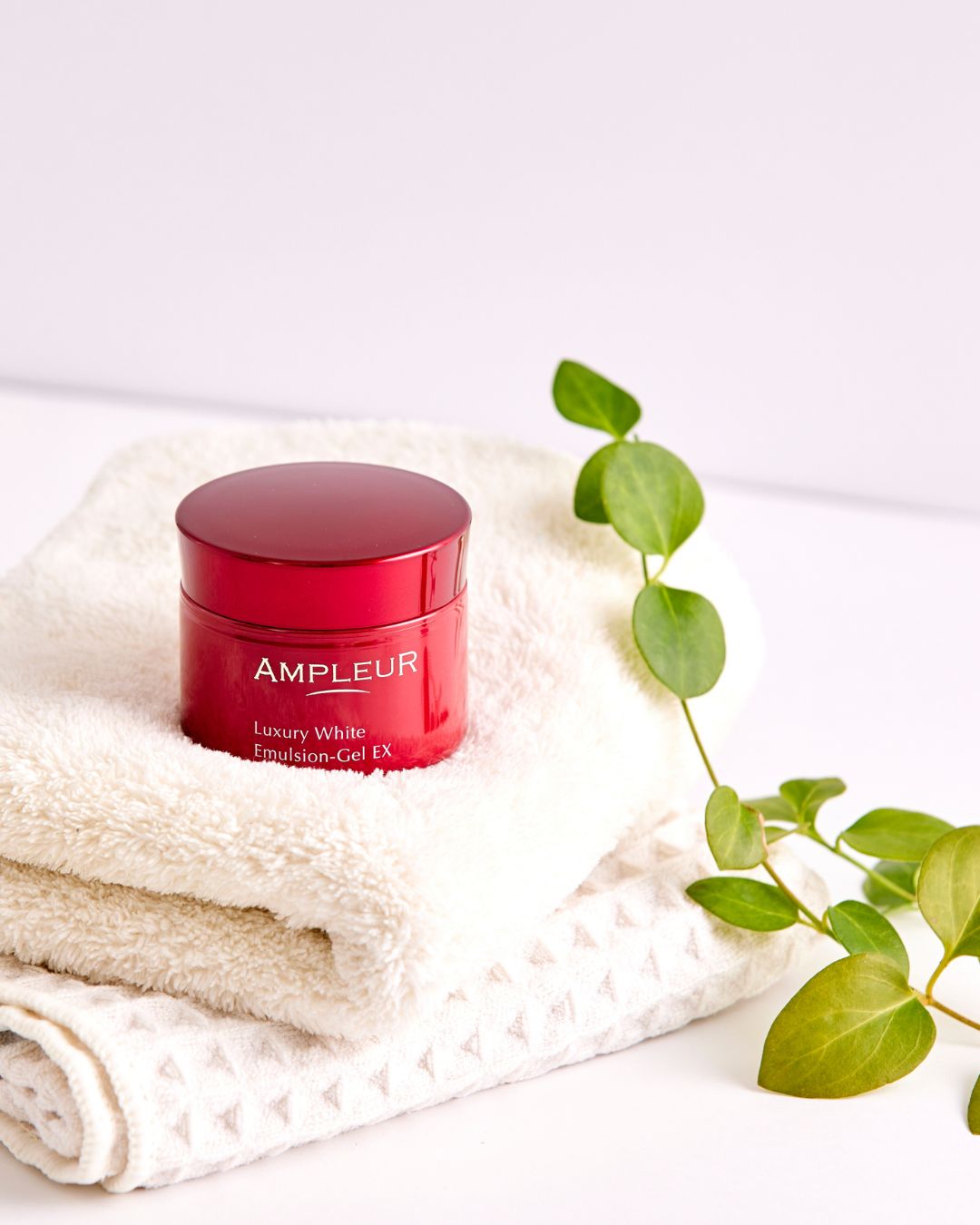 ラグジュアリーホワイト エマルジョンゲルEX/アンプルール/乳液を使ったクチコミ（1枚目）