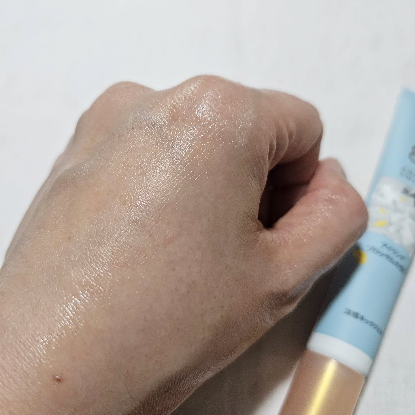 8x4 アロマスイッチ 涼感ネックジェル アイランドブロッサムの香り/８ｘ４/デオドラント・制汗剤を使ったクチコミ（3枚目）