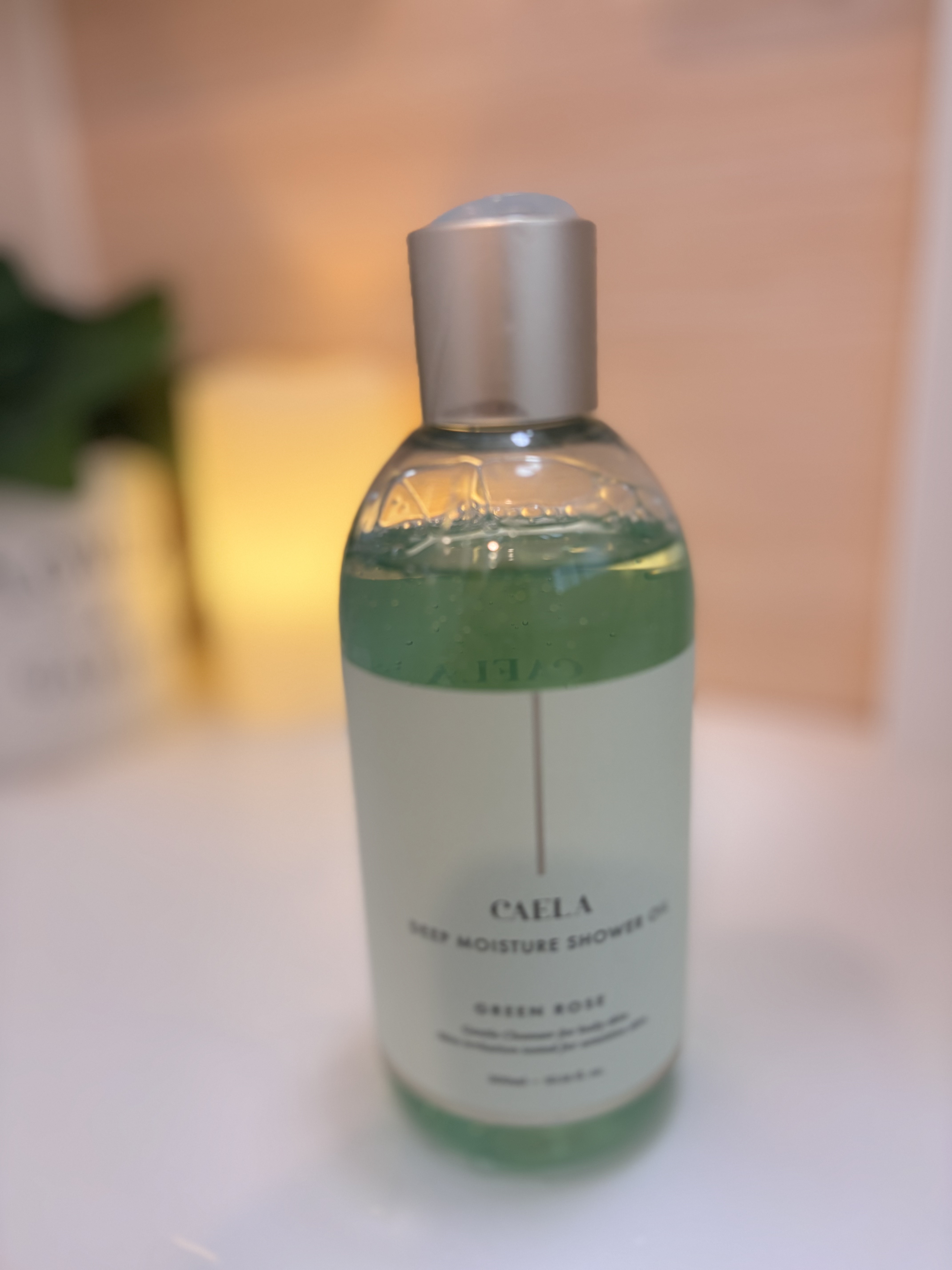 .
.
.
お風呂あがりお顔もだけど
Bodyもケアしないと乾燥
しませんかぁ？
.
.
乾燥肌の私が今、お気に入り
のコレ！
.
きめ細かいもこもこ泡と
植物性オイル配合で
お肌がいい感じに♡
.
.
香りもいいからバスタイム
がより楽し