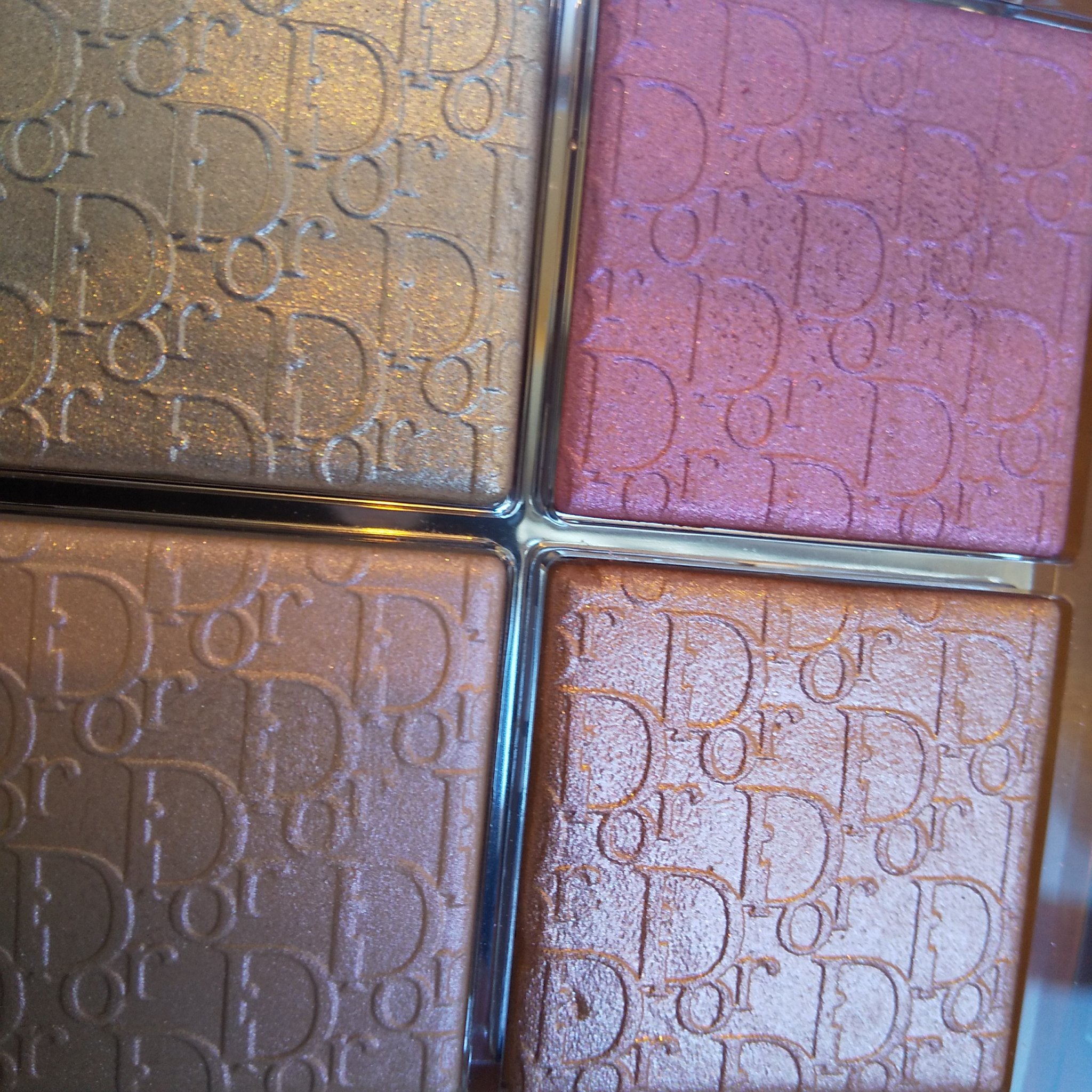 ディオール バックステージ フェイス グロウ パレット/Dior/ハイライトを使ったクチコミ（3枚目）