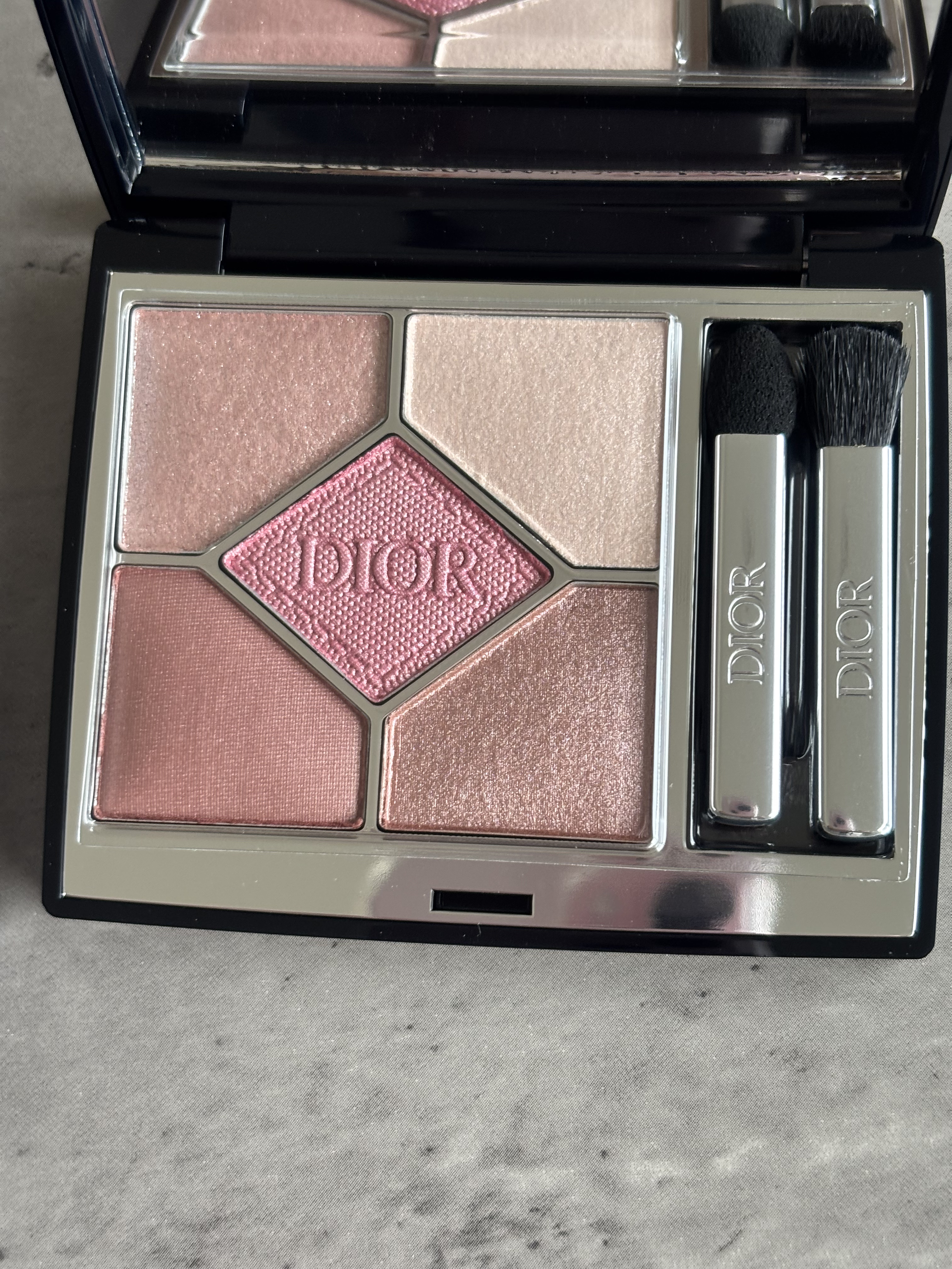 ディオールショウ サンク クルール/Dior/アイシャドウを使ったクチコミ（1枚目）