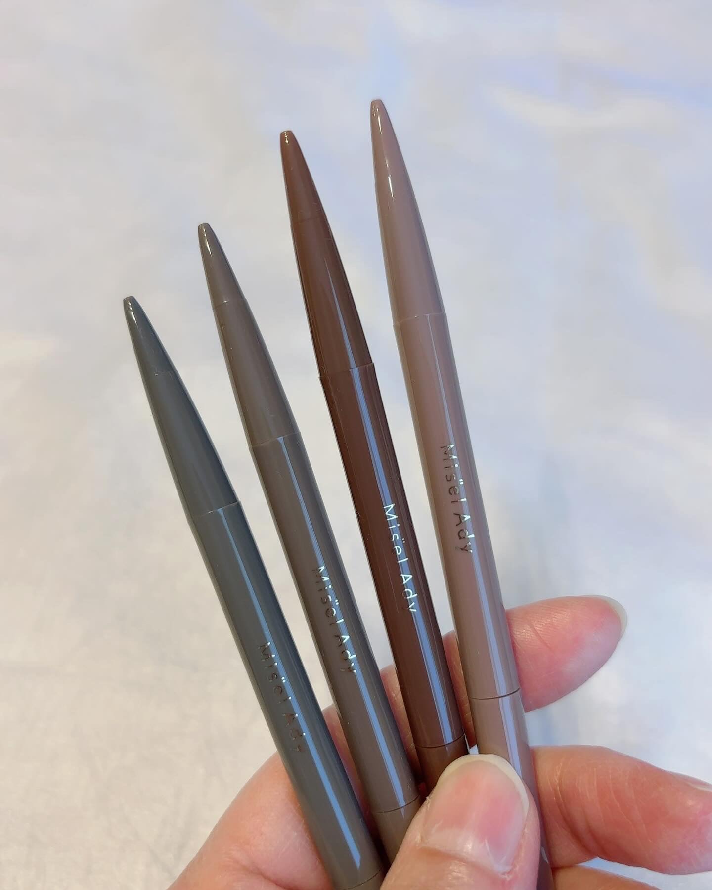 パウダリーアイブロウペンシルスリム/ミゼルエディ/アイブロウペンシルを使ったクチコミ（3枚目）