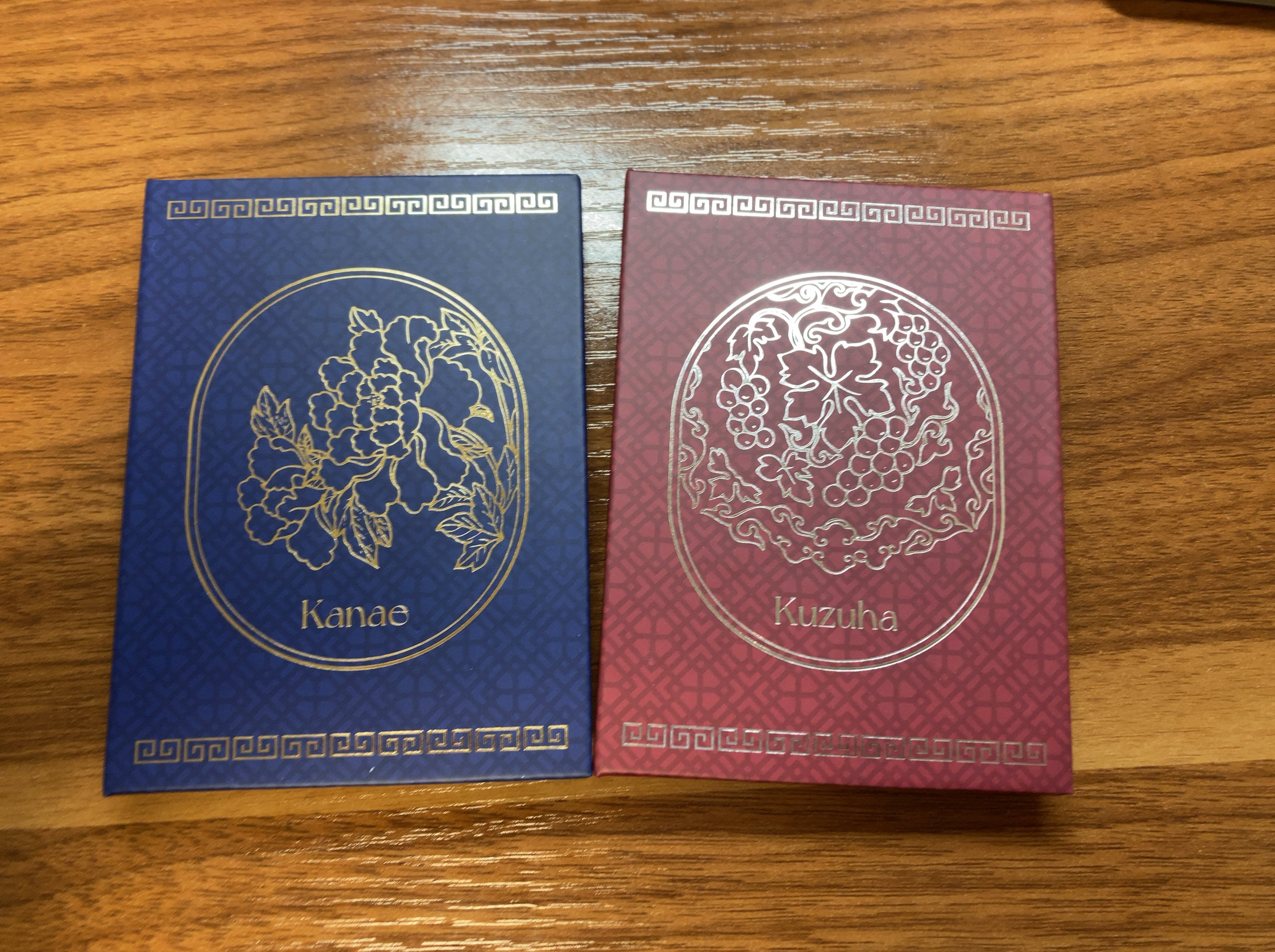 専用 ChroNoiR アイシャドウのみ にじさんじ所属ユニット「ChroNoiR」の撮り下ろしビジュアルを