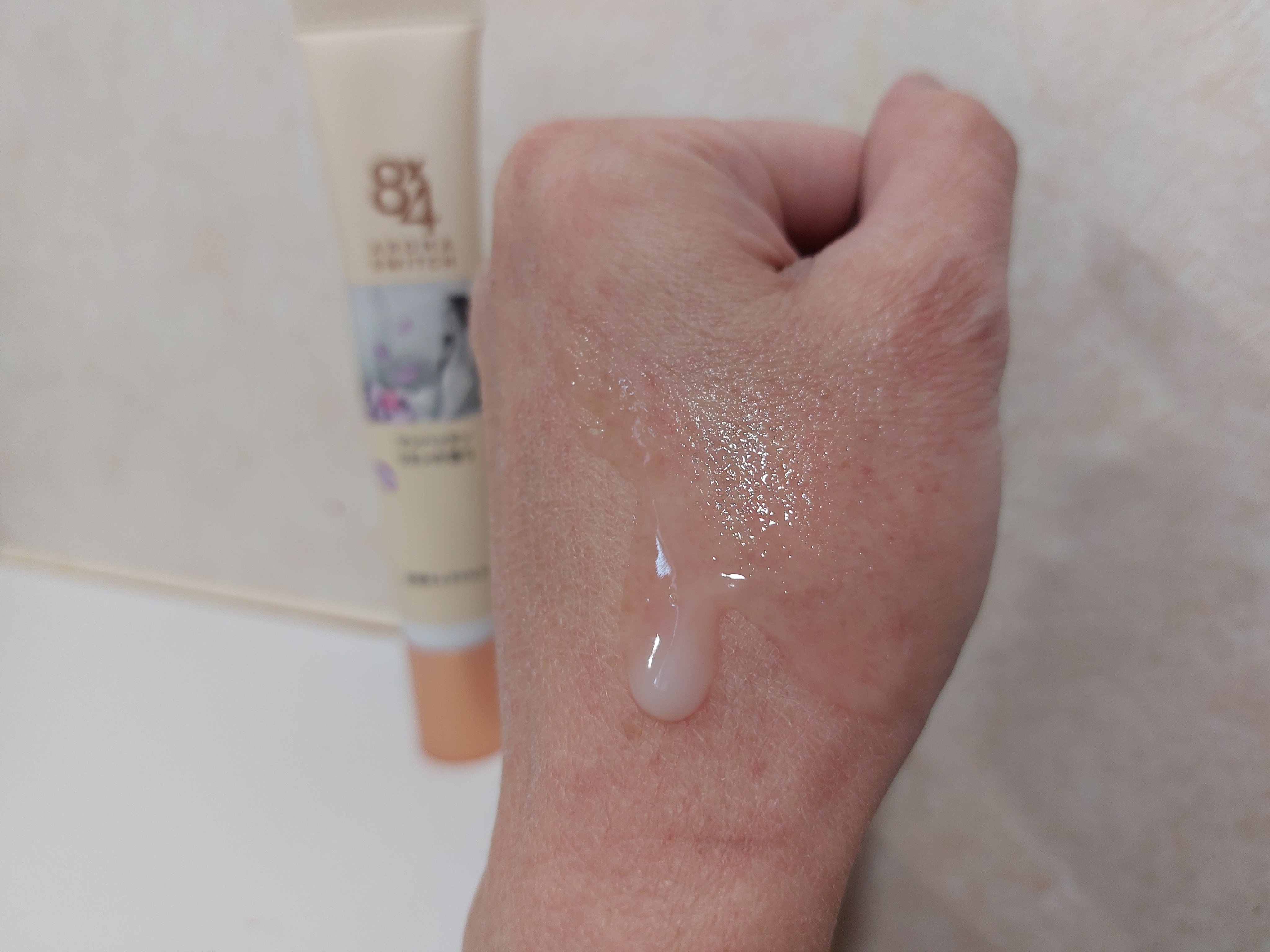 8x4 アロマスイッチ 涼感ネックジェル マンハッタンリネンの香り/８ｘ４/デオドラント・制汗剤を使ったクチコミ（3枚目）