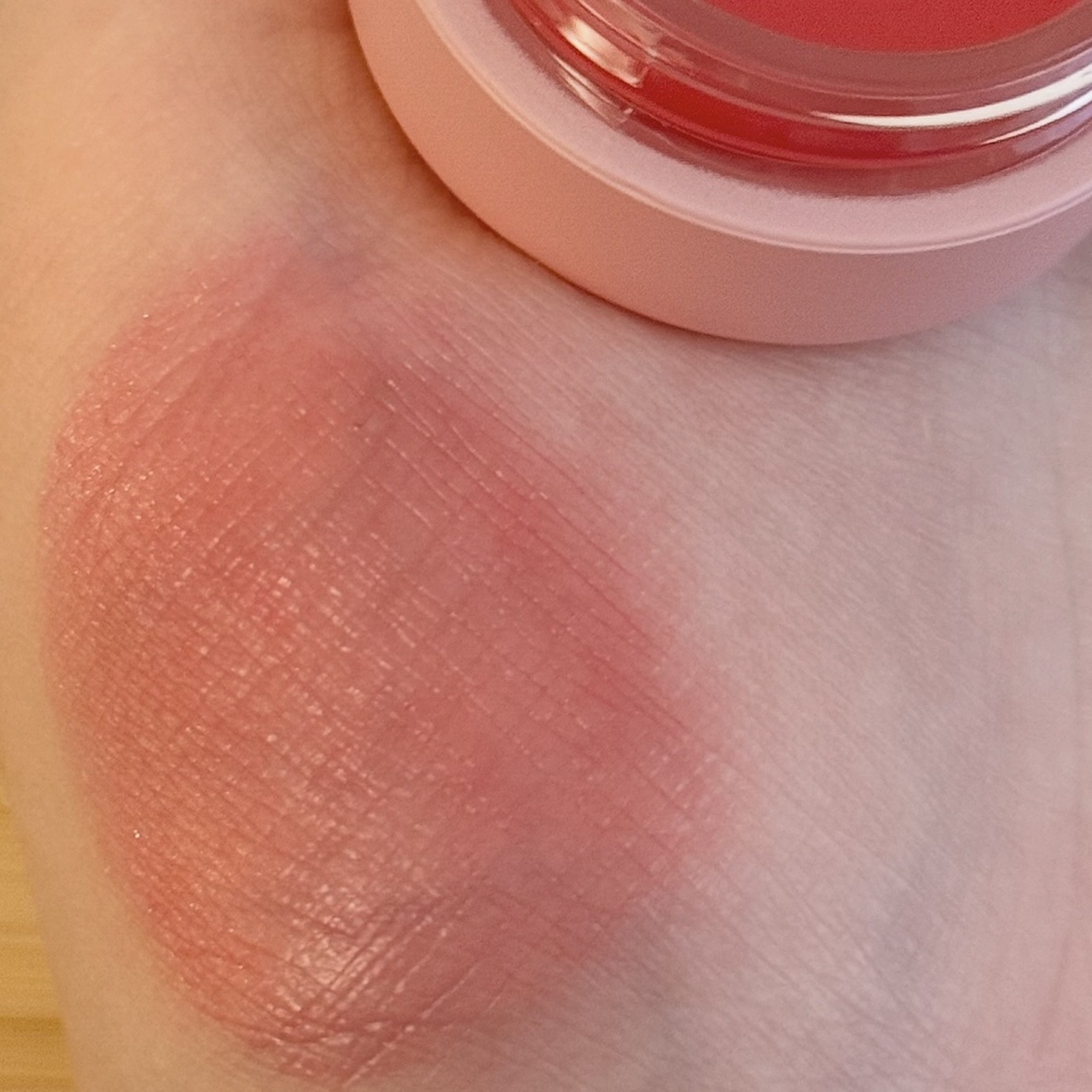 GLOWY TINT BALM/AOU/リップグロスを使ったクチコミ（3枚目）