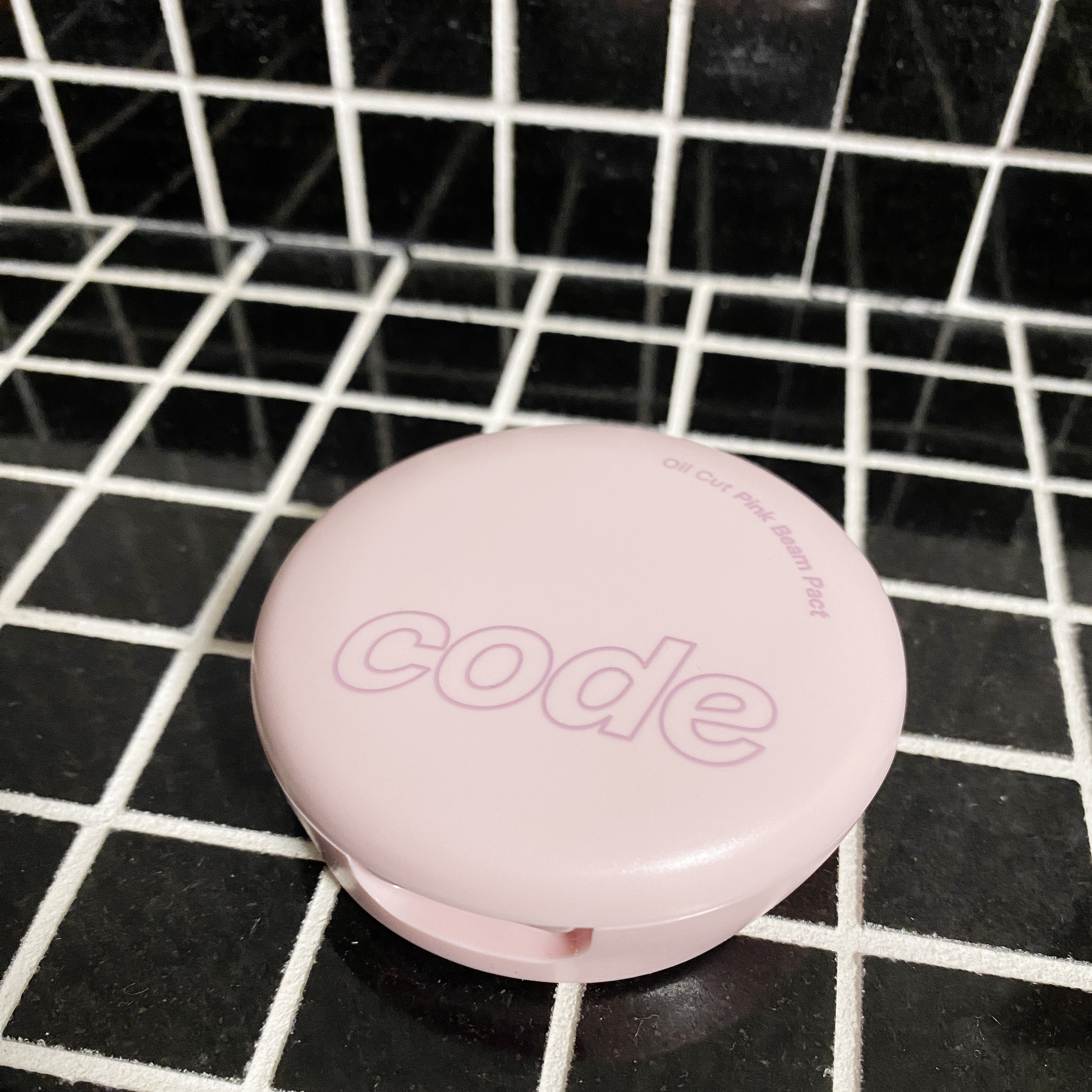 オイルカットピンクビームパクト/CODE GLO KOLOR/プレストパウダーを使ったクチコミ（1枚目）