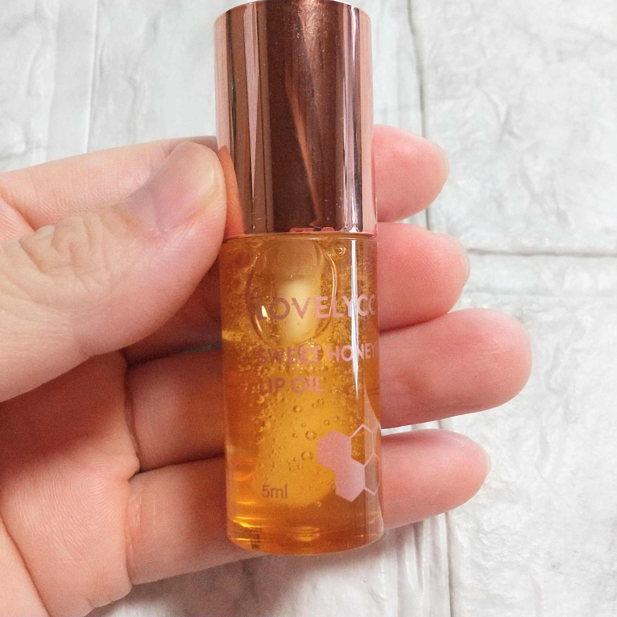 スイートリップオイル/LOVELYCC/リップオイルを使ったクチコミ（2枚目）