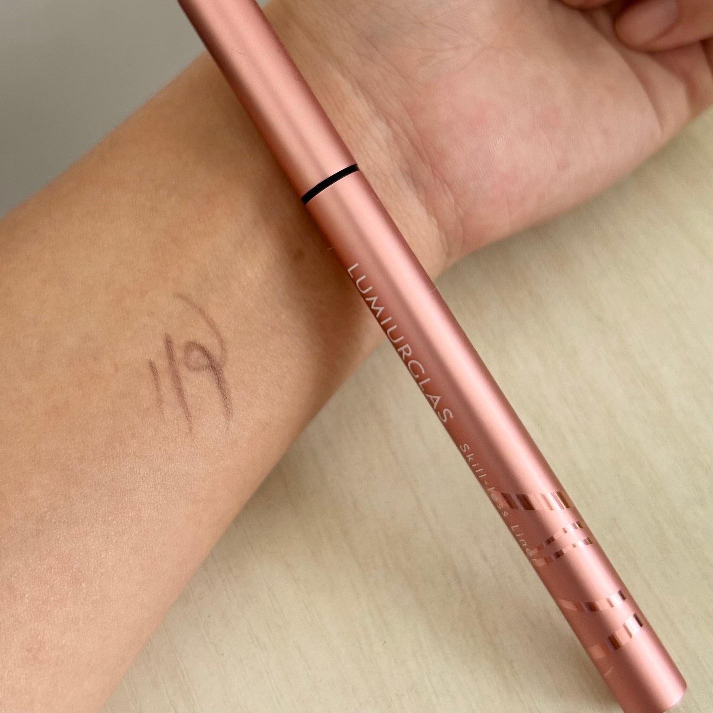スキルレスライナー/LUMIURGLAS/リキッドアイライナーを使ったクチコミ(2枚目)