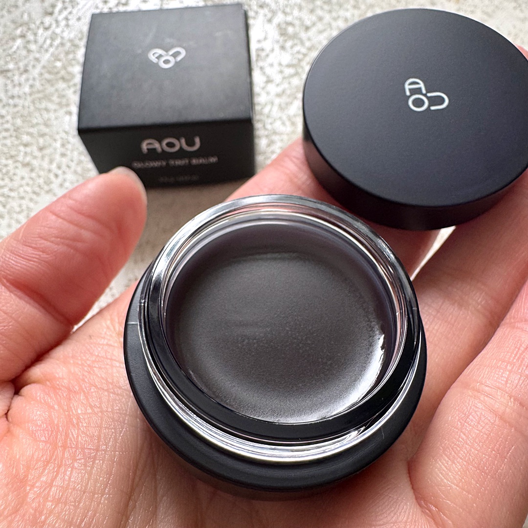 GLOWY TINT BALM/AOU/リップグロスを使ったクチコミ（3枚目）