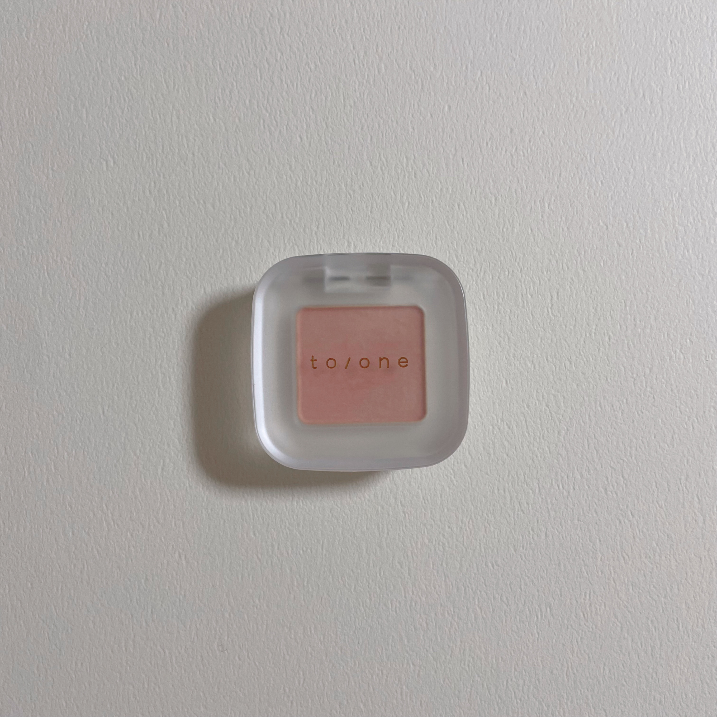 トーン ペタル フロート アイズ/to/one/単色アイシャドウを使ったクチコミ（2枚目）