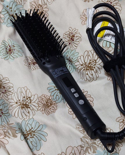 SALONIA ストレートヒートブラシ スリム のクチコミ「円みショートヘアが流行っていると美容師さんに伺ったので、全体に円みを持たせてふんわりエアリーヘ.....」(1枚目)