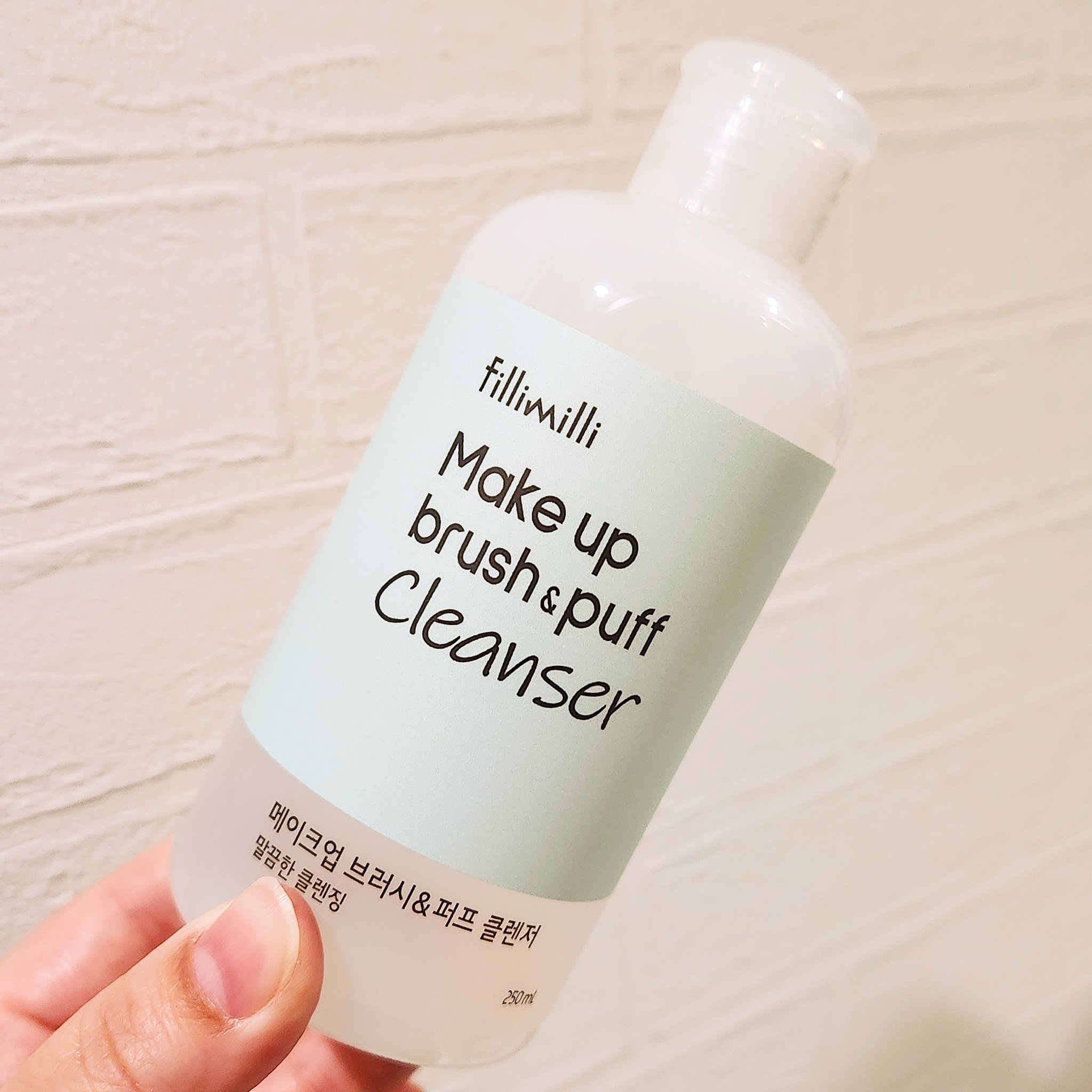 Fillimilliメイクアップブラシクレンザー/fillimilli/メイクブラシを使ったクチコミ（1枚目）