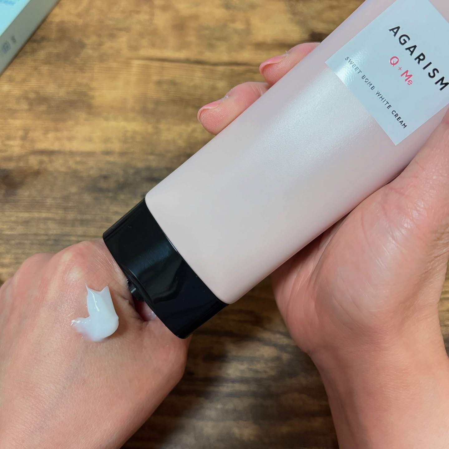 キューミースウィートボムホワイトクリーム/AGARISM/ボディクリームを使ったクチコミ（1枚目）