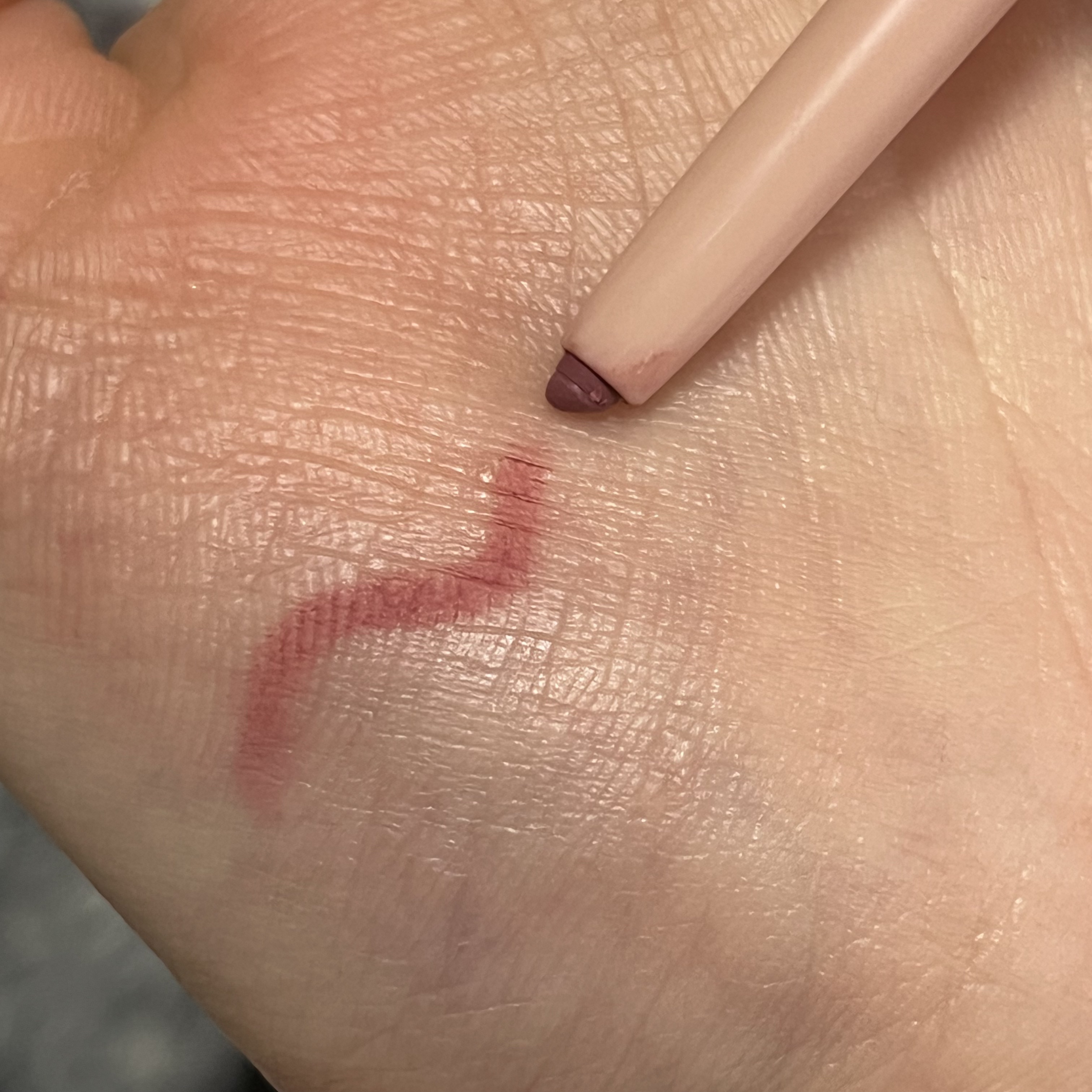 クリーミーマットリップライナーペンシル/SHEGLAM/リップライナーを使ったクチコミ（2枚目）