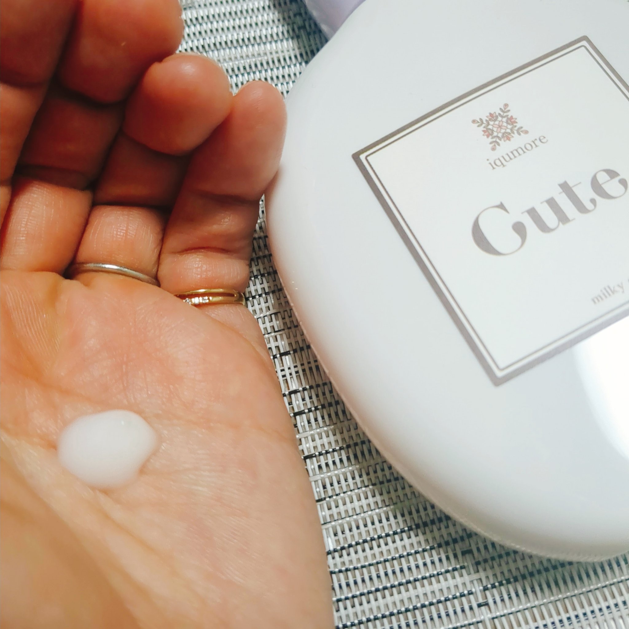 キュートヘアケアエッセンス/iqumore/頭皮ローションを使ったクチコミ（2枚目）