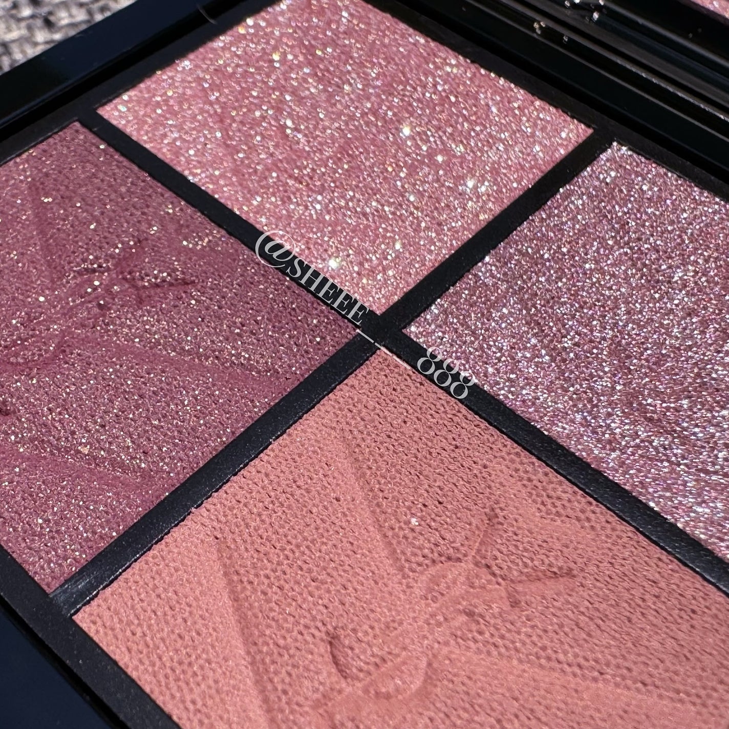 クチュール ミニ クラッチ/YVES SAINT LAURENT BEAUTE/アイシャドウパレットを使ったクチコミ(3枚目)