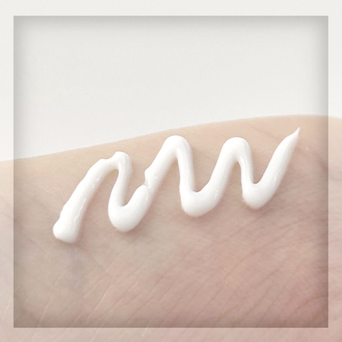 Genabelle グルタミンCルミナスアイクリームのクチコミ「𓍯グルタミンCルミナスアイクリーム⌇Genabelle

グルタチオン×ビタミンCでくすんだ目.....」（3枚目）