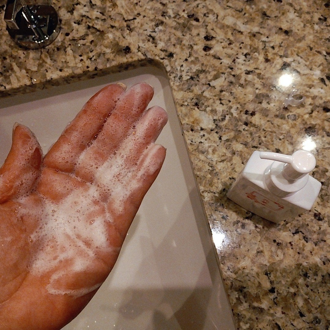 mcgroupakiko on LIPS 「お化粧しない日でも洗顔は毎日するのでお肌へのやさしさにこだわっ..」(4枚目)