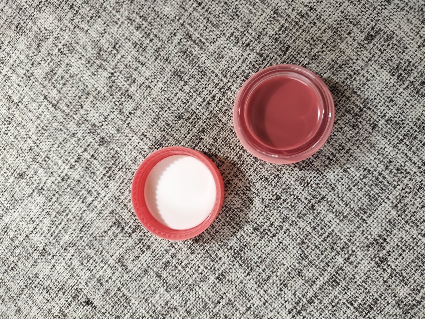 GLOWY TINT BALM/AOU/リップグロスを使ったクチコミ(2枚目)