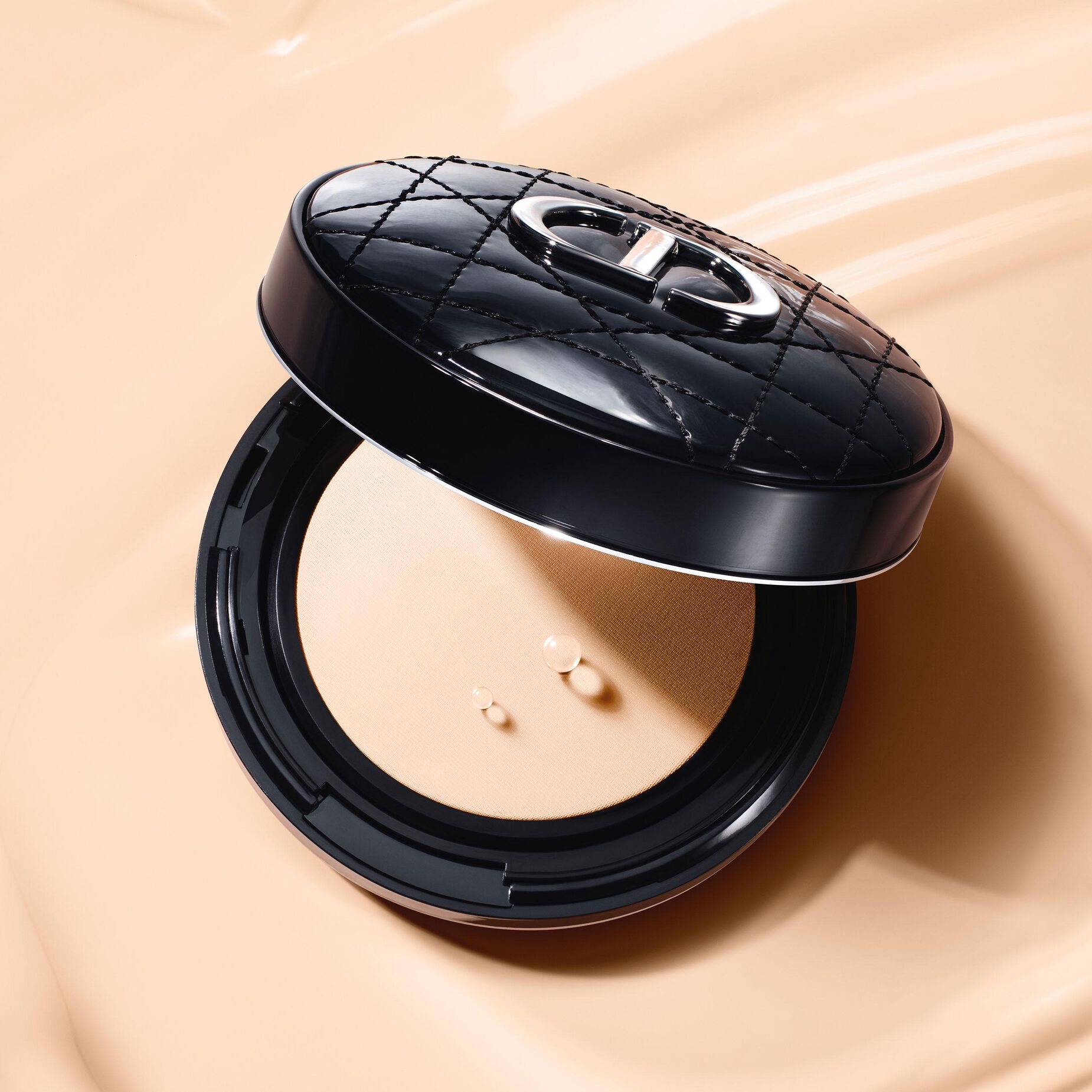 ディオールスキン フォーエヴァー クッション ケース/Dior/その他化粧小物を使ったクチコミ（1枚目）