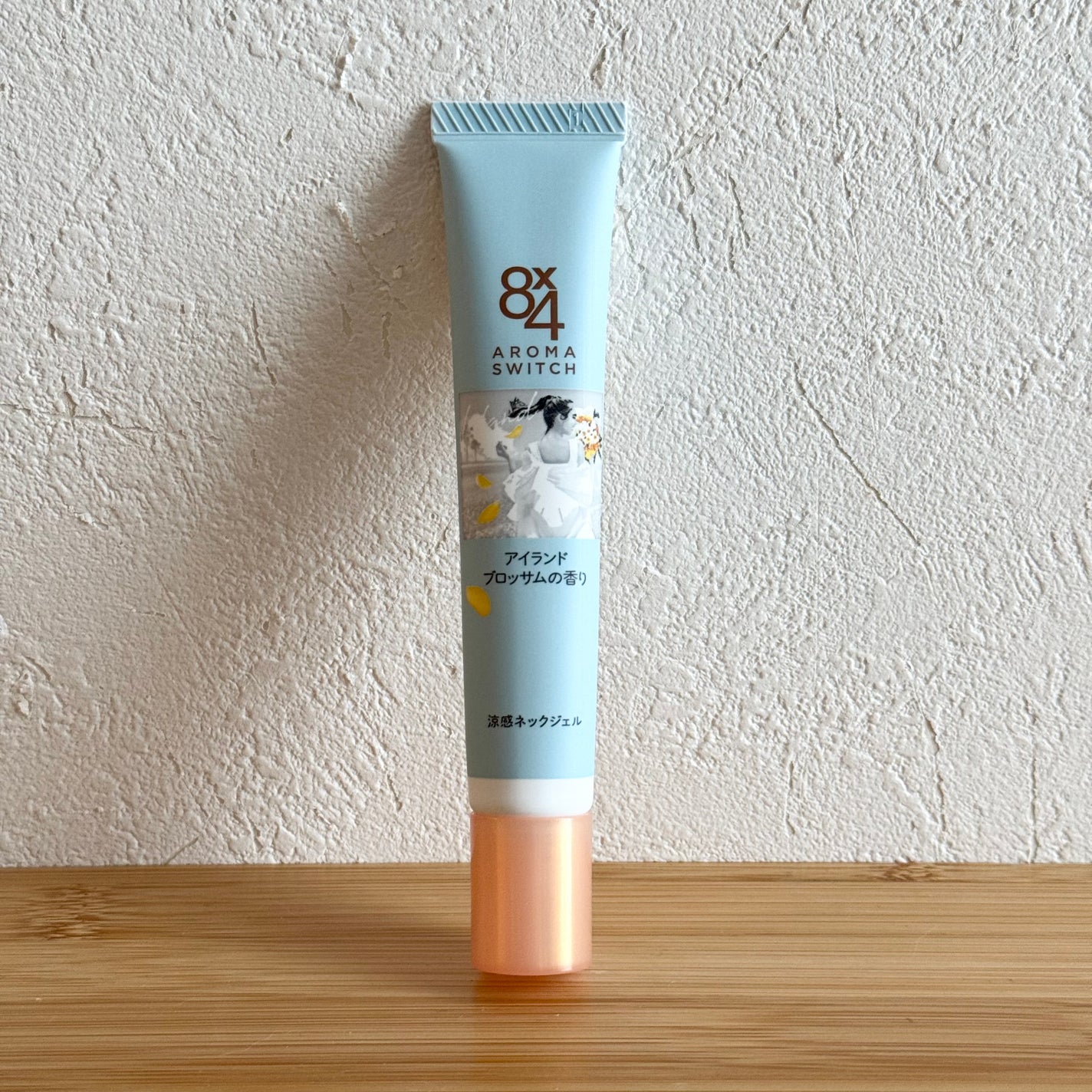 8x4 アロマスイッチ 涼感ネックジェル アイランドブロッサムの香り/8x4/デオドラント・制汗剤を使ったクチコミ(2枚目)