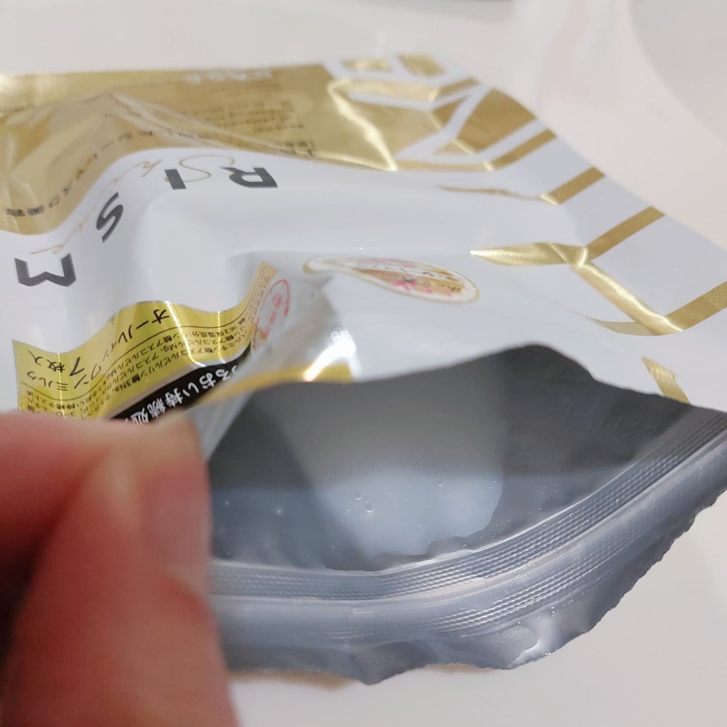 暁子 on LIPS 「くすみやハリ、ツヤが気になる肌におすすめ。厚手のシートマスクに..」(5枚目)