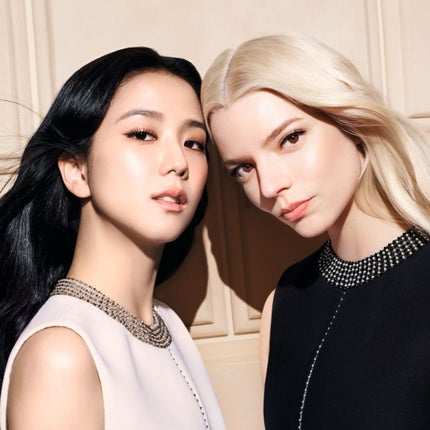 Dior Beauty Lovers on LIPS 「【感動のツヤ肌へ】24時間*クチュール仕立ての輝きを叶える「デ..」(1枚目)