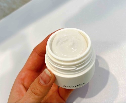ディセンシア クリーム/DECENCIA/フェイスクリームを使ったクチコミ（3枚目）