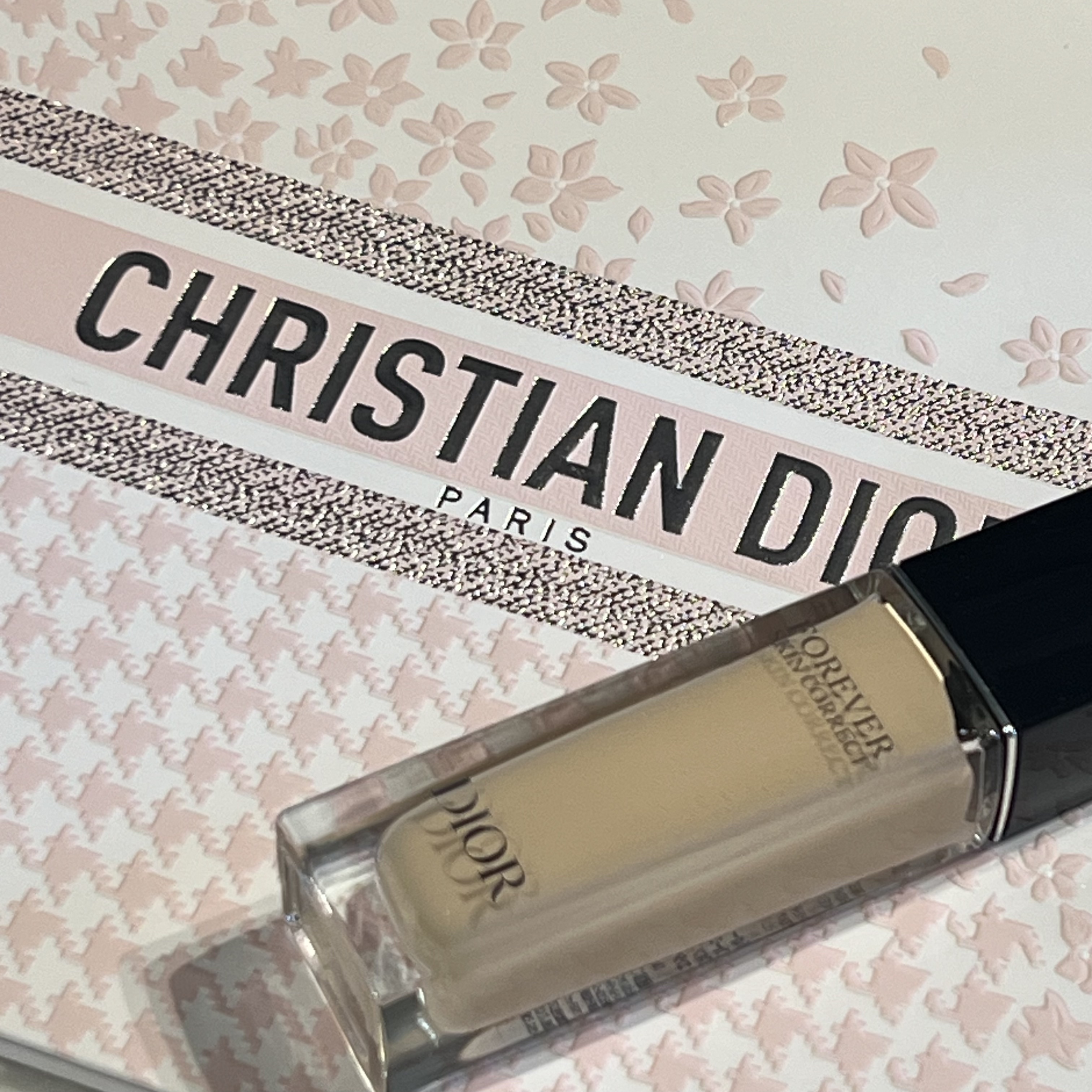 ディオールスキン フォーエヴァー スキン コレクト コンシーラー 00.5N/Dior/リキッドコンシーラーを使ったクチコミ（1枚目）