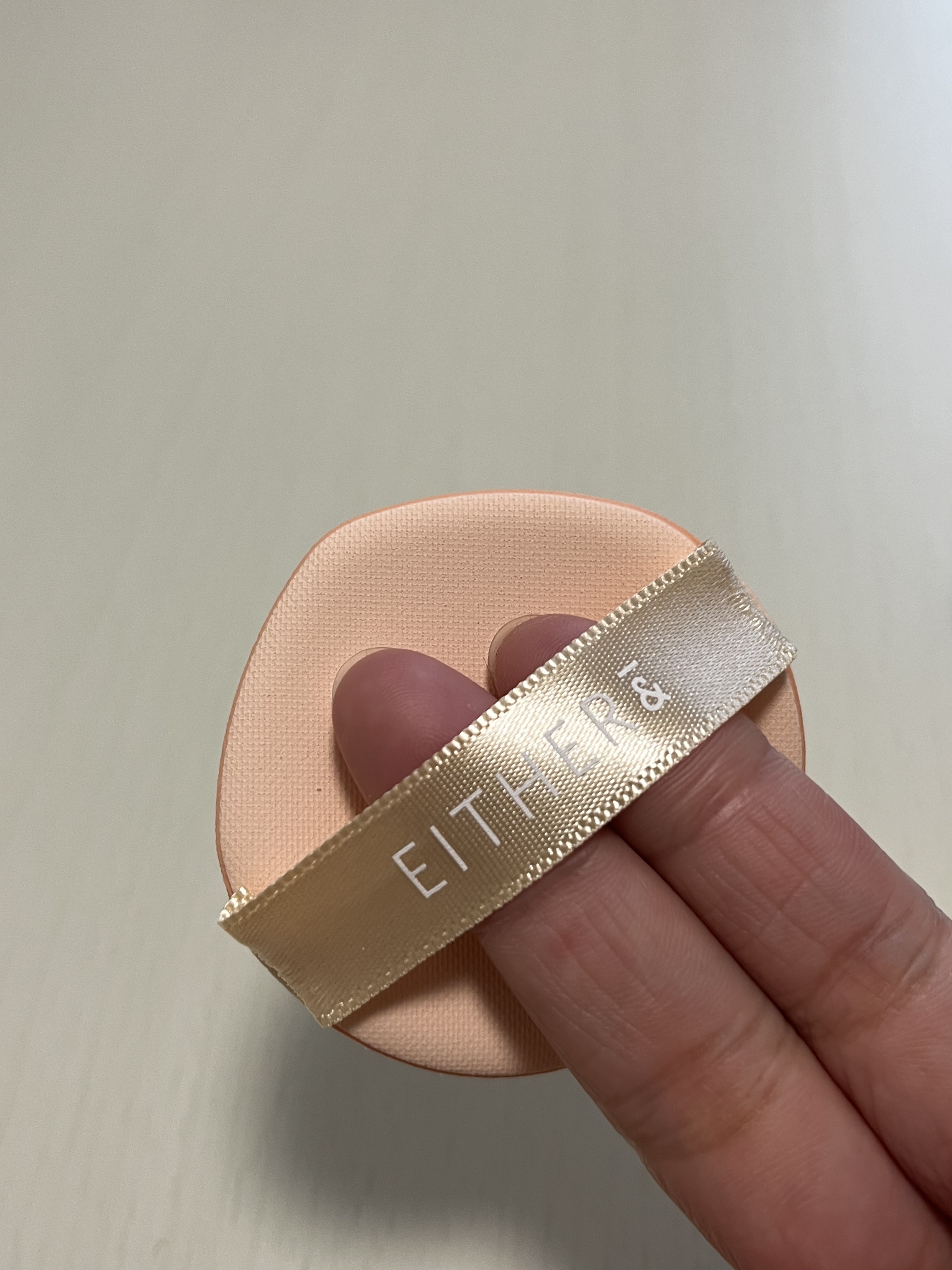 Pebble Blur Cushion 21N ナチュラル/EITHER＆/クッションファンデーションを使ったクチコミ（2枚目）