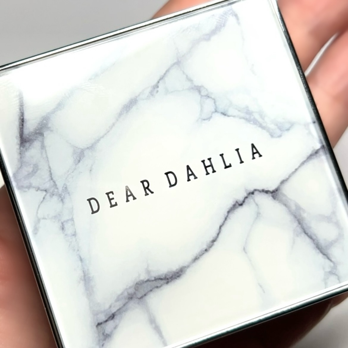 スキンルミナスハイライター/DEAR DAHLIA/パウダーハイライトを使ったクチコミ（2枚目）