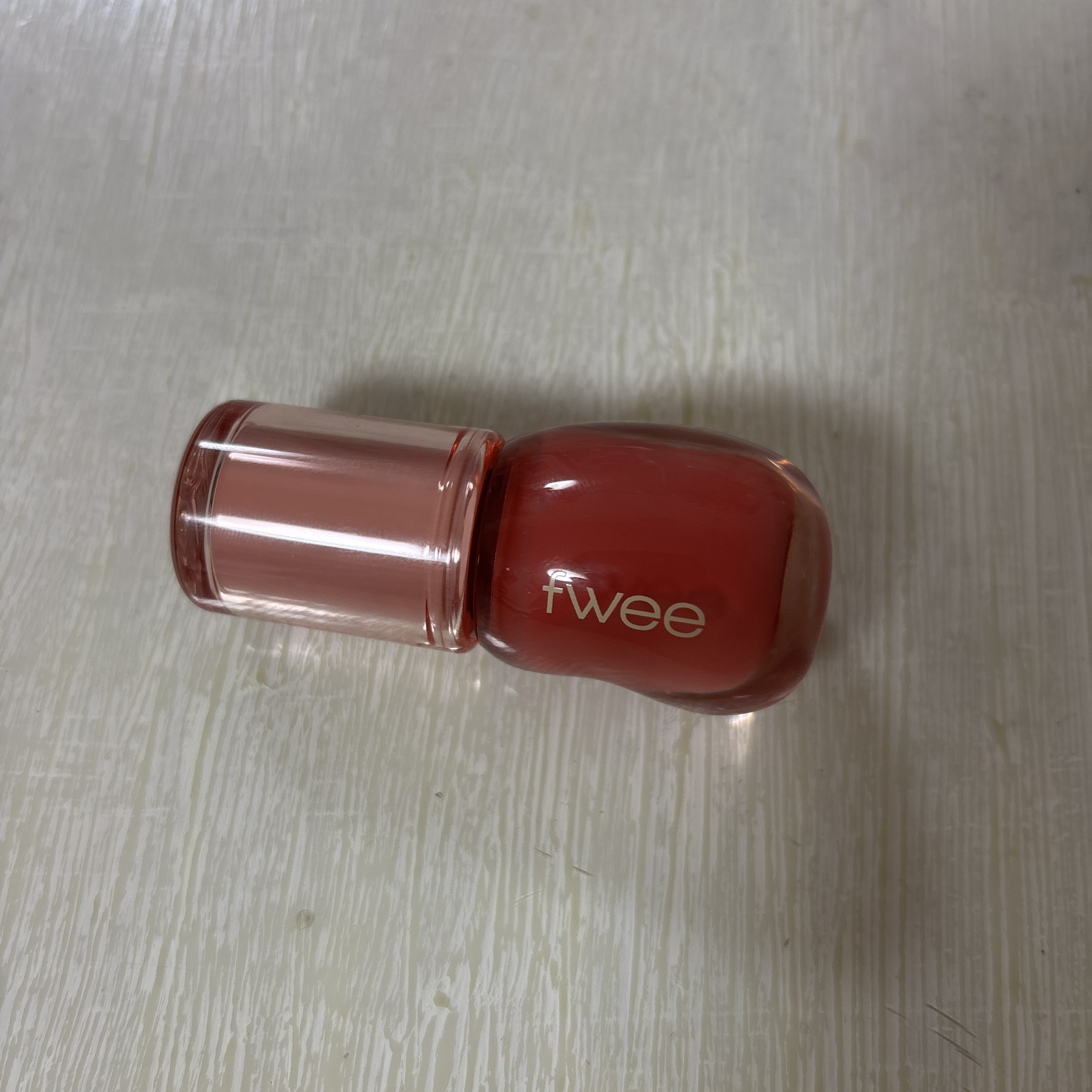 フィー 3Dボリューミンググロス A01 バニラ 30%/fwee/リップグロスを使ったクチコミ（1枚目）