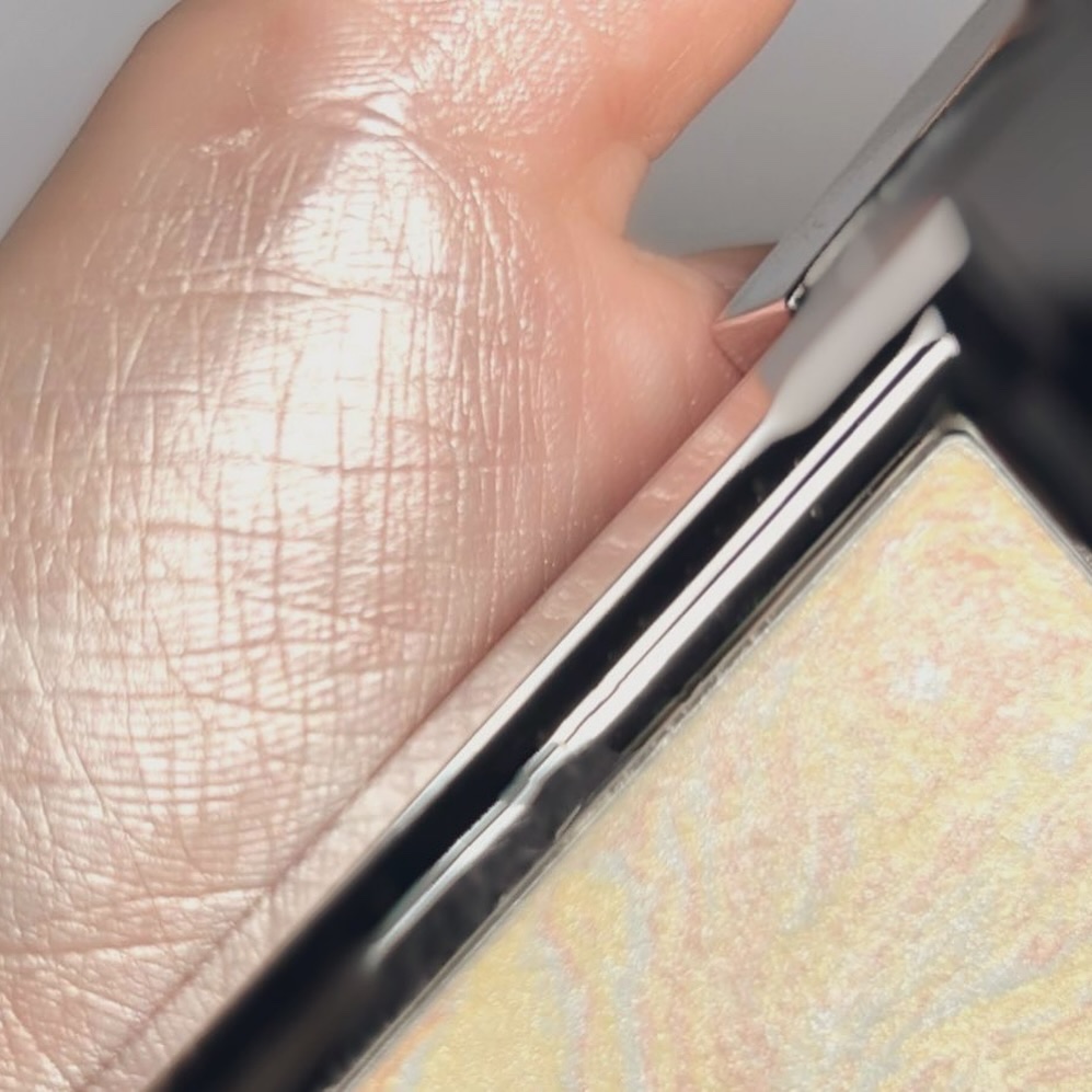 スキンルミナスハイライター/DEAR DAHLIA/パウダーハイライトを使ったクチコミ（3枚目）