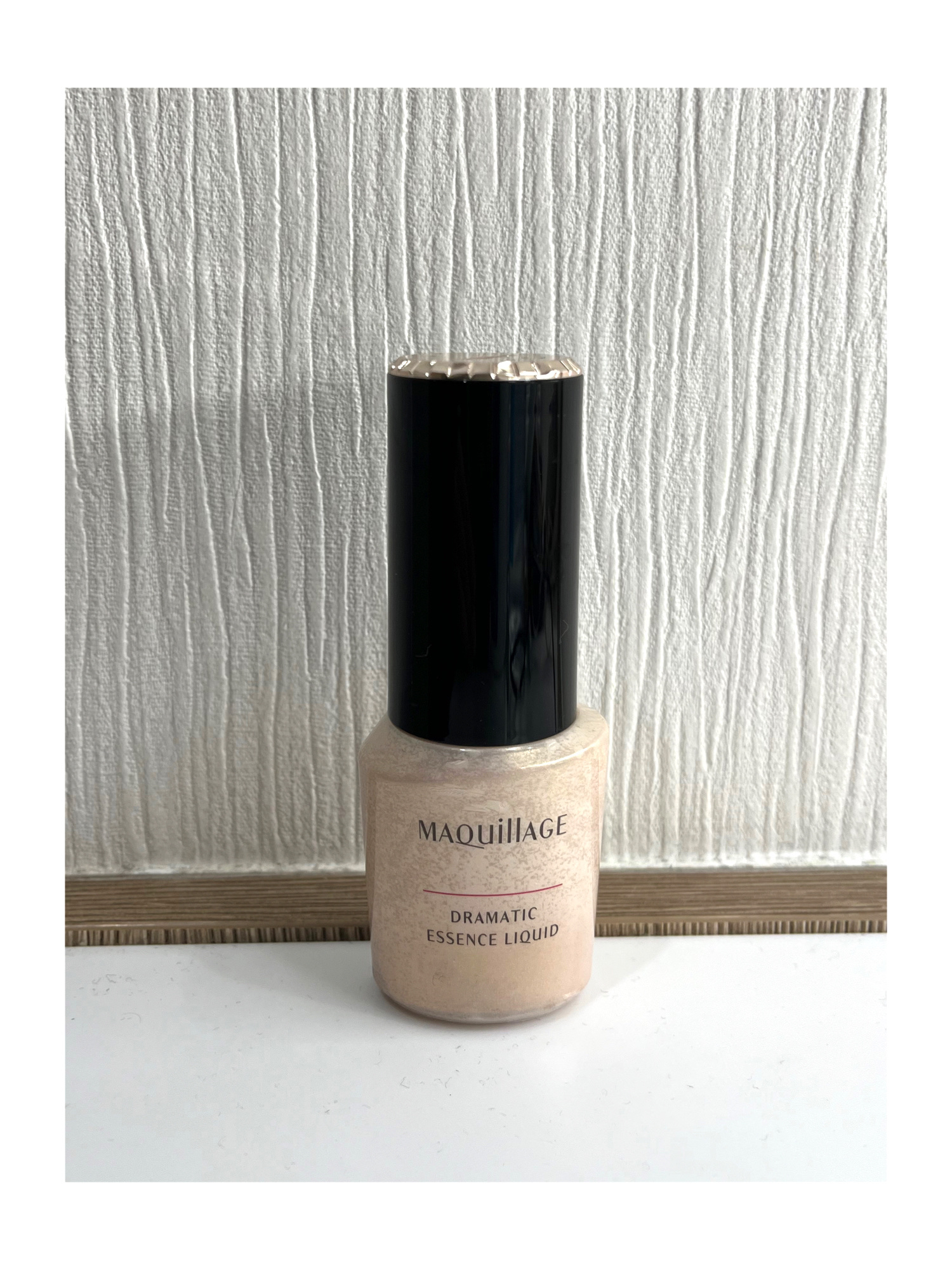 マキアージュ
ドラマティックエッセンスリキッド
────────────

基本的には問題なく使えましたが、
ちょっとだけ気になったのでメモ。

もともとパウダーの他の製品を使って
いたのですが、落とした時に粉々に
なってしまったので、持ち