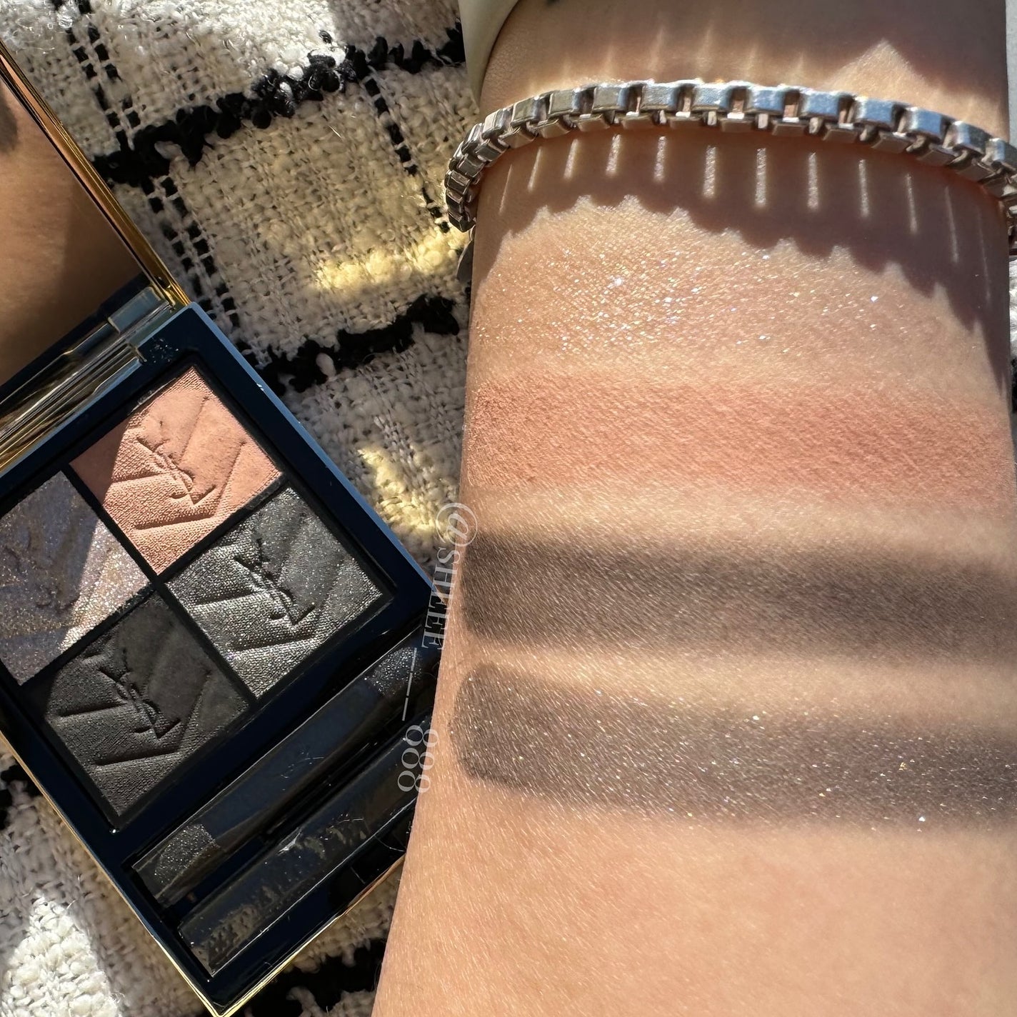 クチュール ミニ クラッチ/YVES SAINT LAURENT BEAUTE/アイシャドウパレットを使ったクチコミ(4枚目)