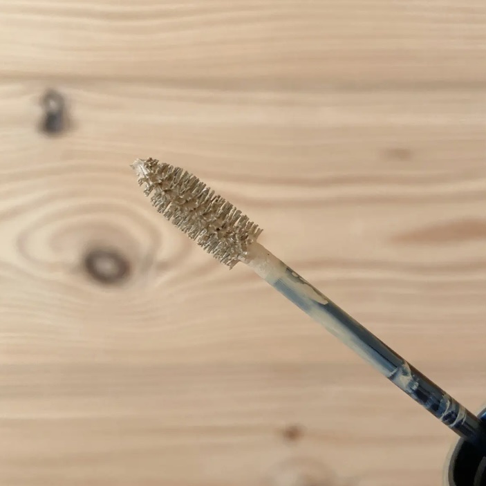 カラーリングアイブロウ マイクロ/ヘビーローテーション/眉マスカラを使ったクチコミ（3枚目）