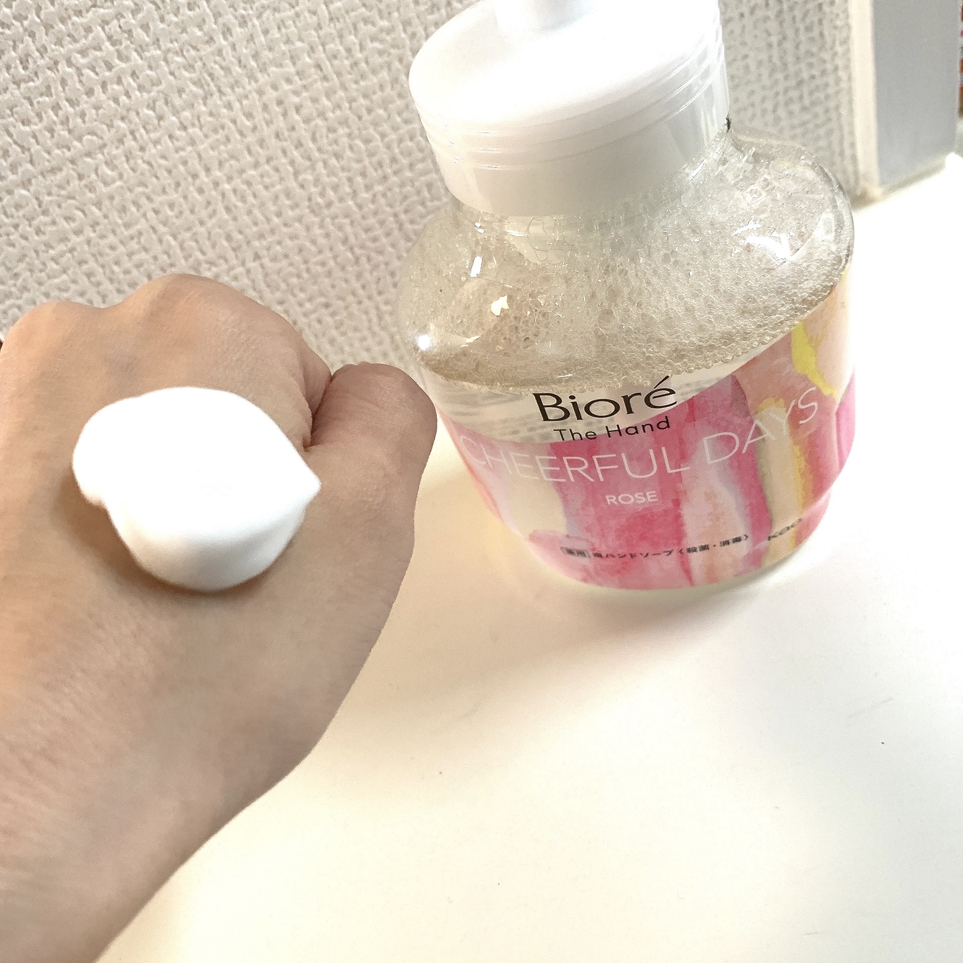 ビオレ ザ ハンド 泡ハンドソープ 朝の摘みたてローズの香り/ビオレ/ハンドソープを使ったクチコミ（2枚目）