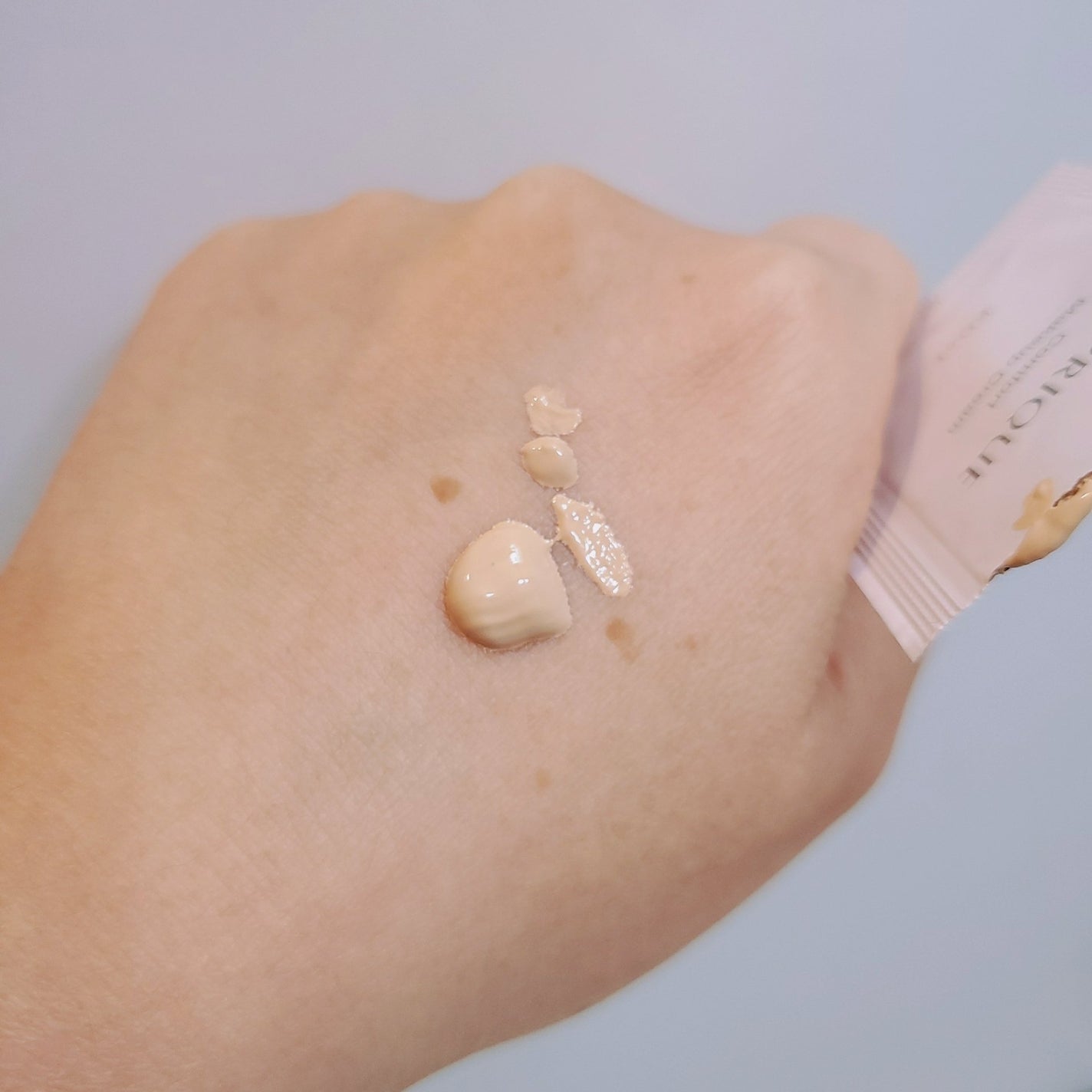 コンフォート メイククリーム〈色つき美容クリーム〉/ESPRIQUE/化粧下地を使ったクチコミ(2枚目)