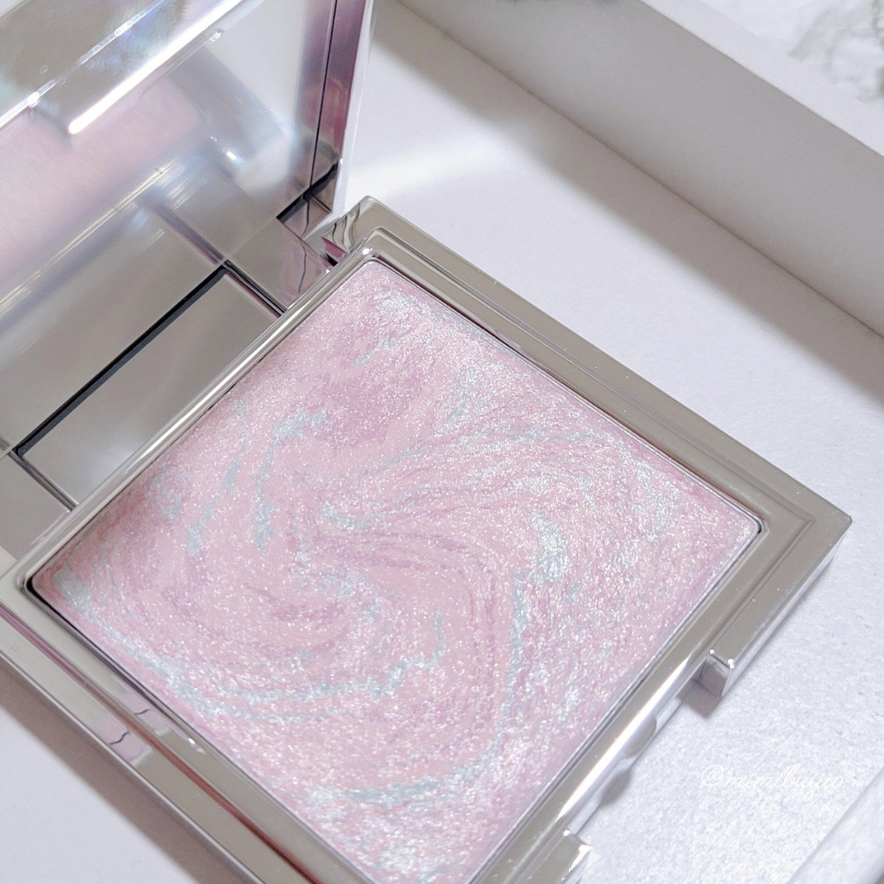 スキンルミナスハイライター/DEAR DAHLIA/パウダーハイライトを使ったクチコミ（2枚目）