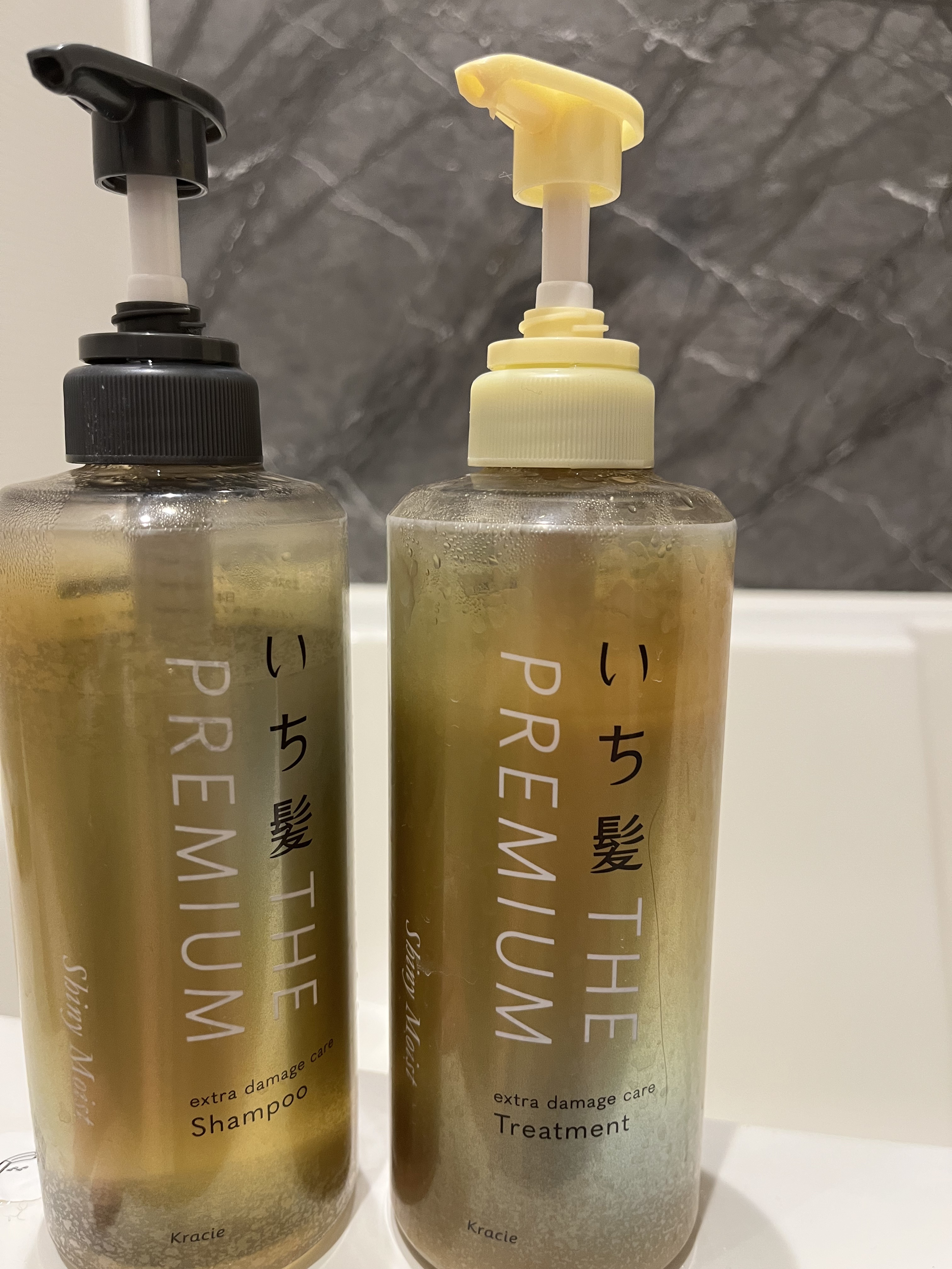 THE PREMIUM エクストラダメージケアシャンプー／トリートメント（シャイニーモイスト）/いち髪/市販シャンプーを使ったクチコミ（1枚目）