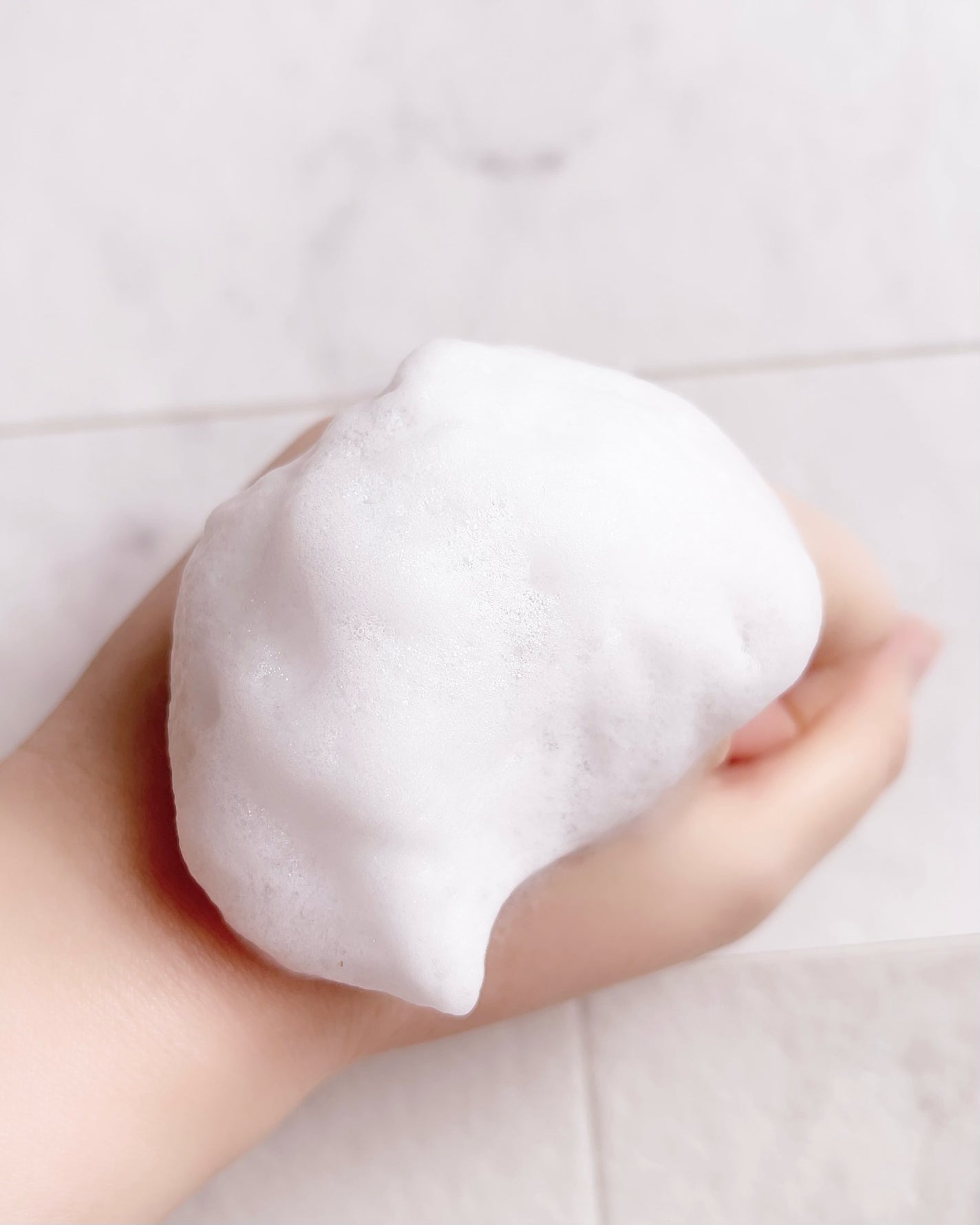 スクラブボディウォッシュ フラワーマーケット ホワイトチューリップ/LUV SCENT/ボディスクラブを使ったクチコミ(5枚目)