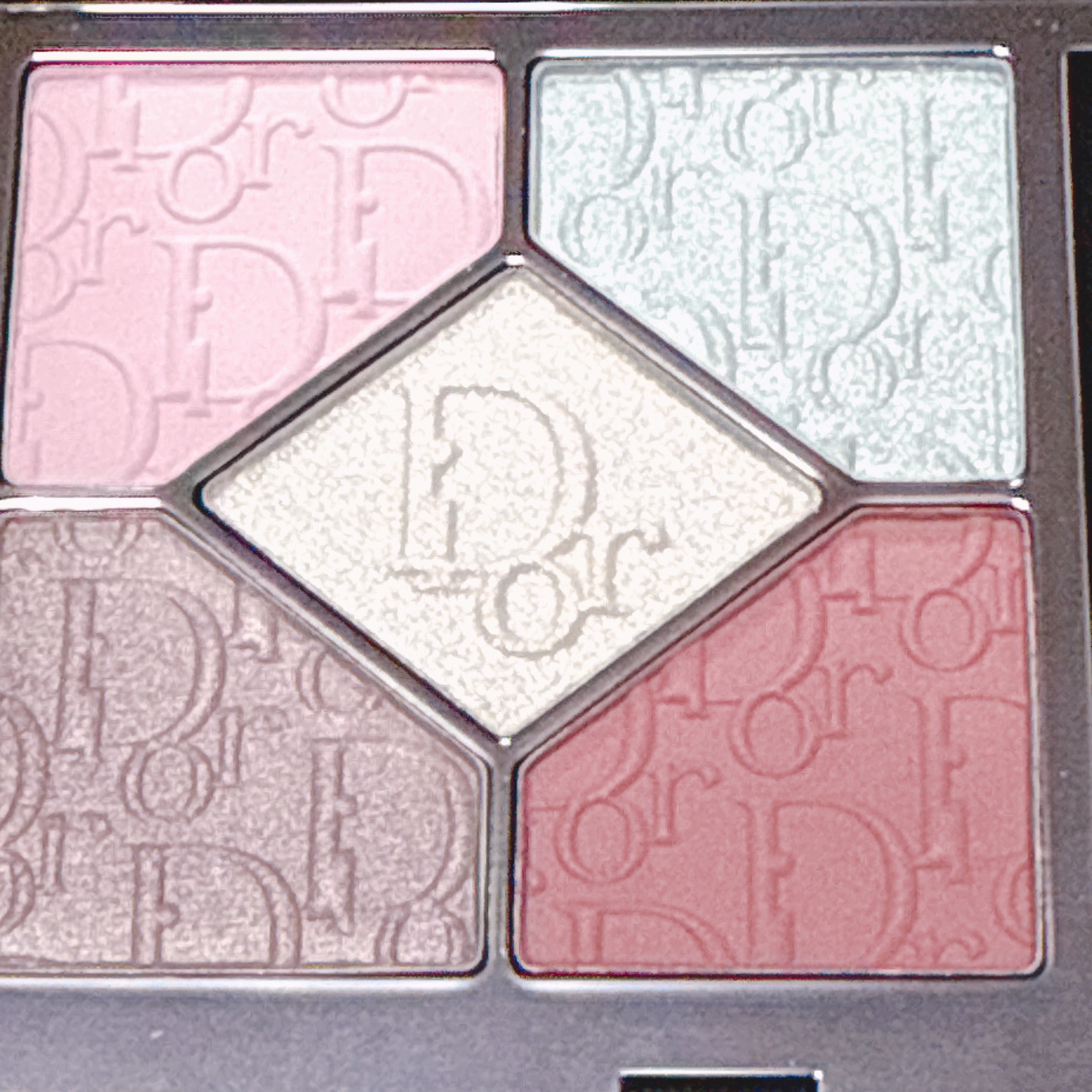 【旧】ディオールショウ サンク クルール（スプリング コレクション 2025 限定品）/Dior/アイシャドウを使ったクチコミ（2枚目）
