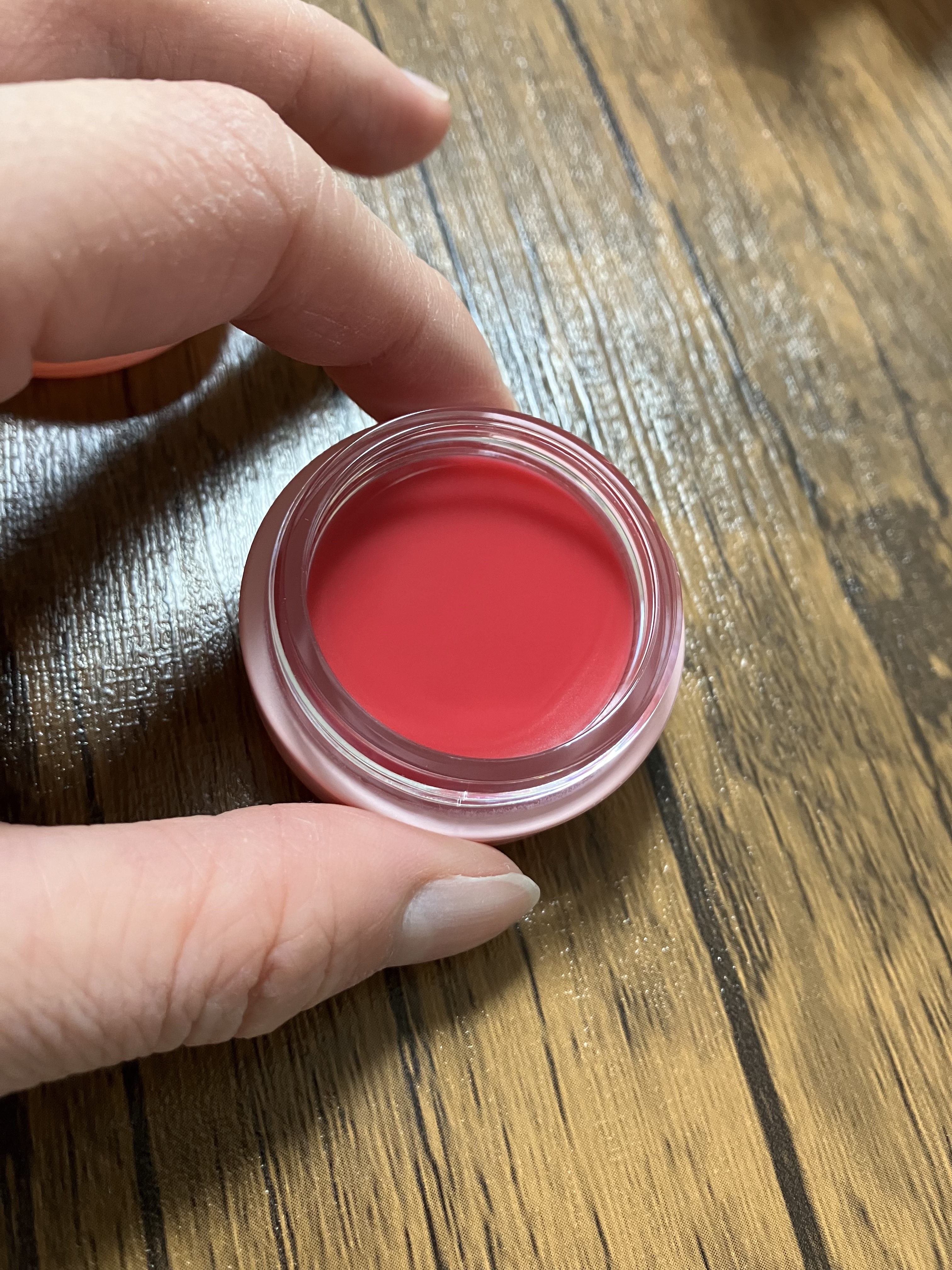 GLOWY TINT BALM/AOU/リップグロスを使ったクチコミ（1枚目）