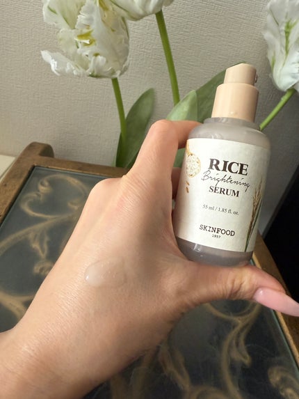SKINFOOD ライスブライトニングセラムのクチコミ「
ビタミン豊富なお米エキス配合、
低刺激&敏感肌にもやさしい処方。
少しとろみがあり、伸び.....」(3枚目)