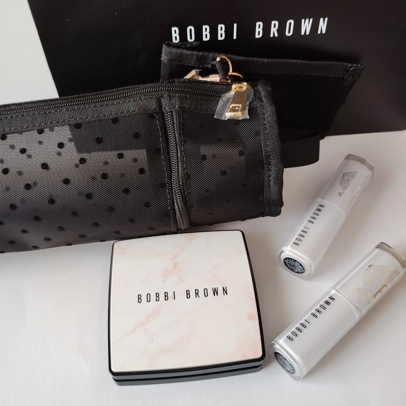 シアーフィニッシュ ブラーリング パウダー/BOBBI BROWN/プレストパウダーを使ったクチコミ(1枚目)