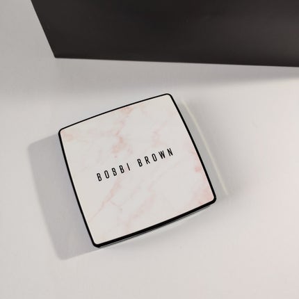 シアーフィニッシュ ブラーリング パウダー/BOBBI BROWN/プレストパウダーを使ったクチコミ(3枚目)