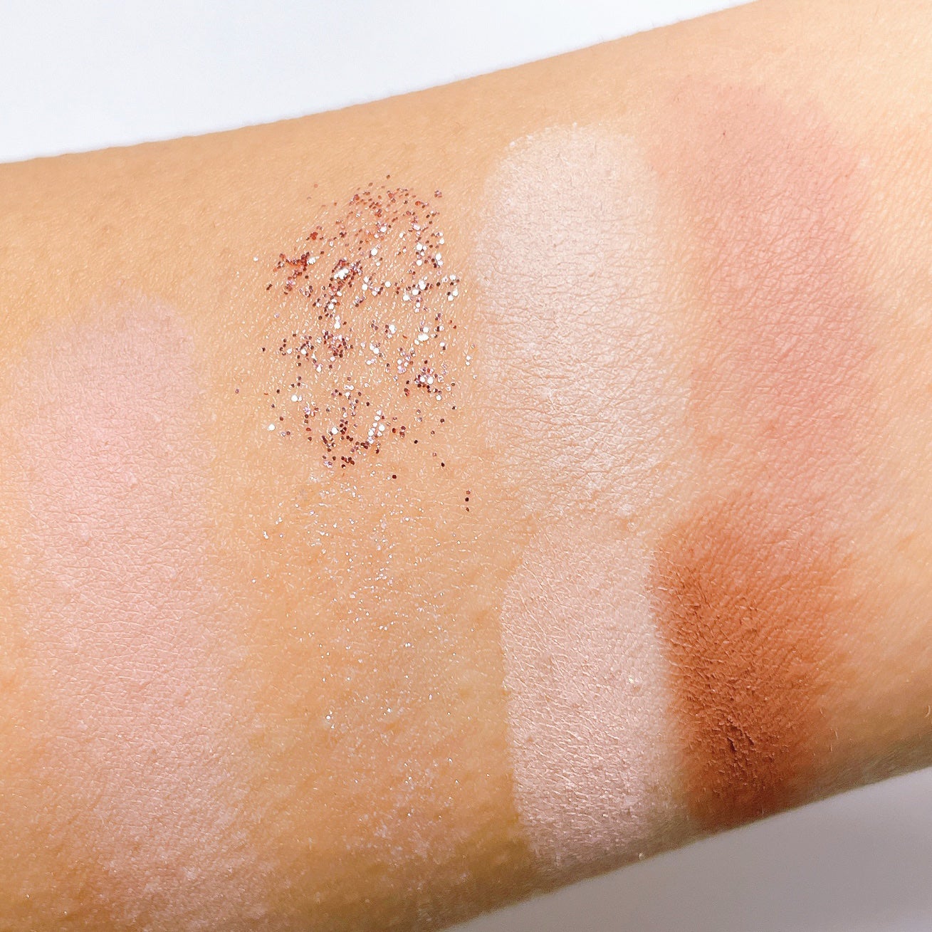 KM マルチパーパスパレット/DAISO/アイシャドウパレットを使ったクチコミ(3枚目)