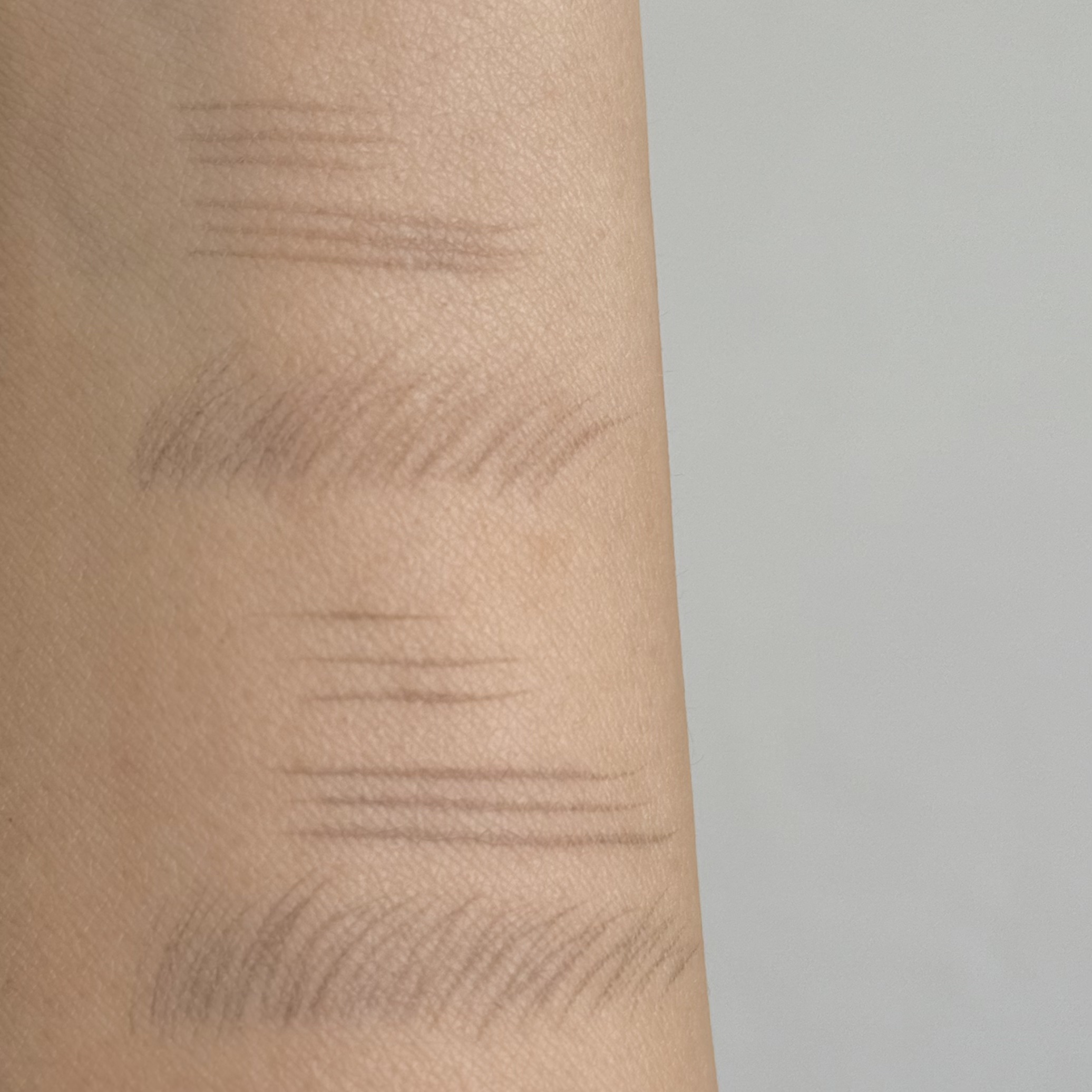 エテュセ アイエディション(スキニーブロウライナー)/ettusais/リキッドアイブロウを使ったクチコミ（2枚目）