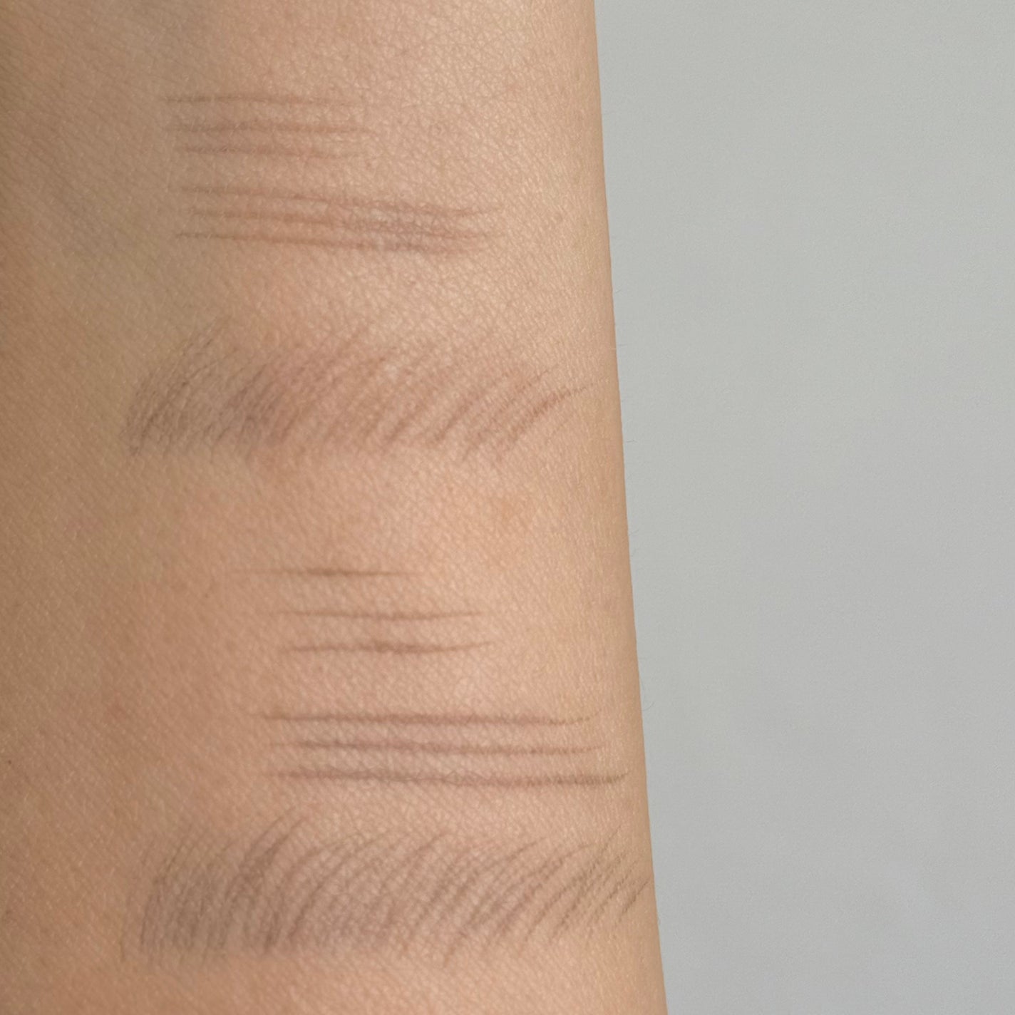 エテュセ アイエディション(スキニーブロウライナー)/ettusais/リキッドアイブロウを使ったクチコミ(2枚目)