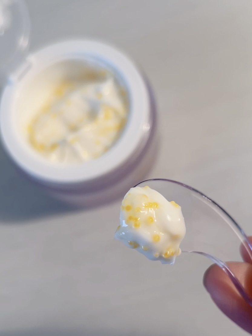 ビタトーニングカプセルクリーム/ダルバ/フェイスクリームを使ったクチコミ（3枚目）